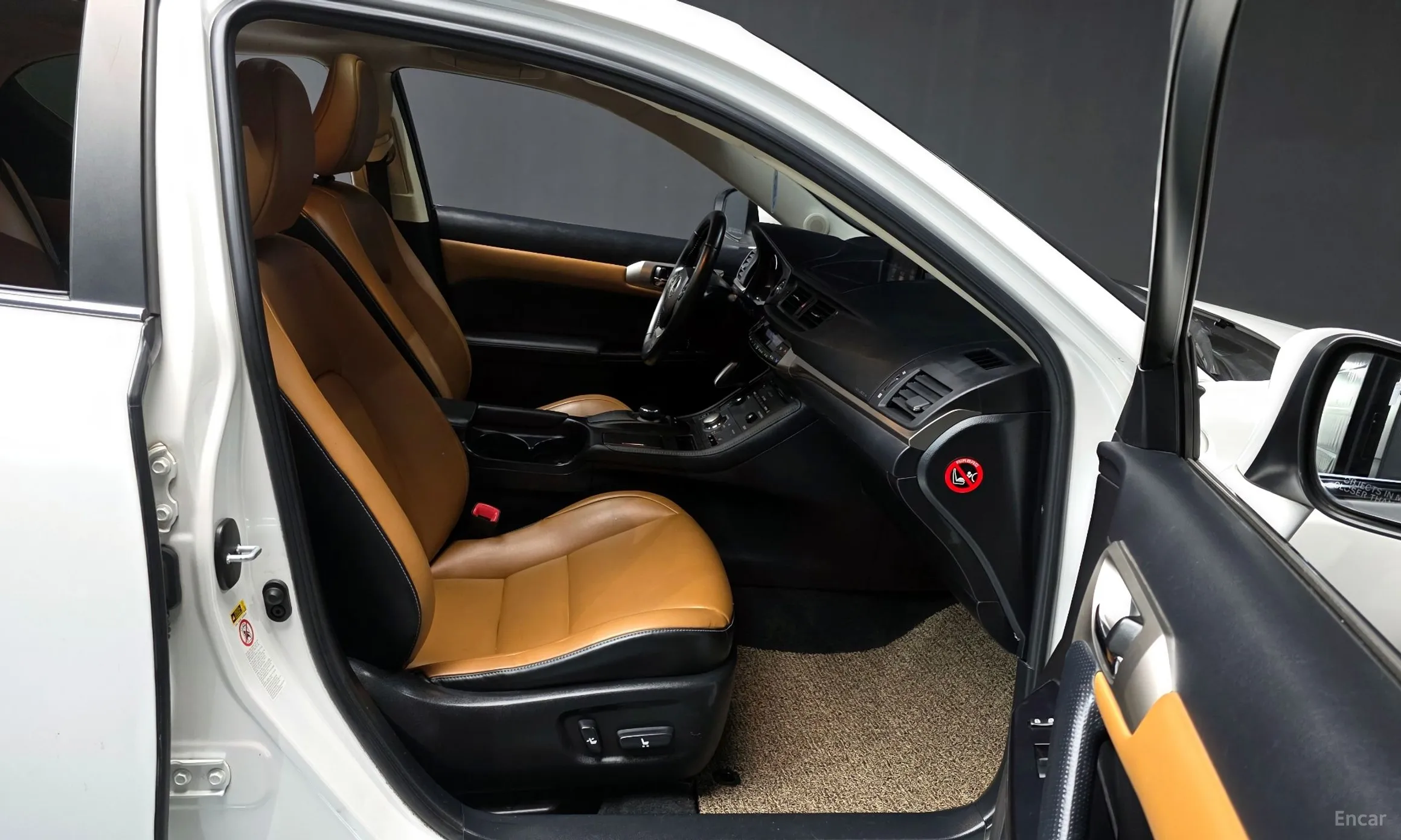 Lexus CT200h превью 11