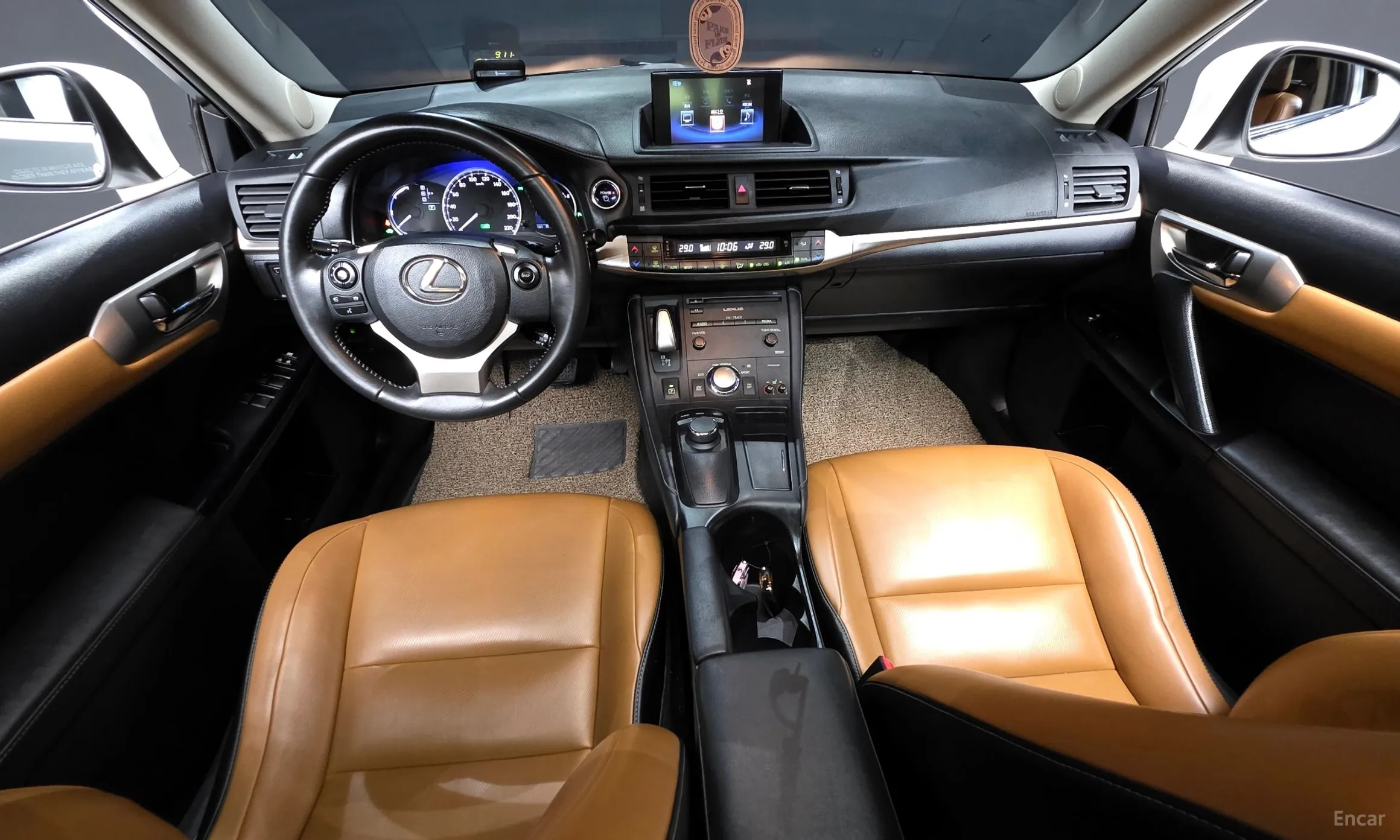 Lexus CT200h превью 7