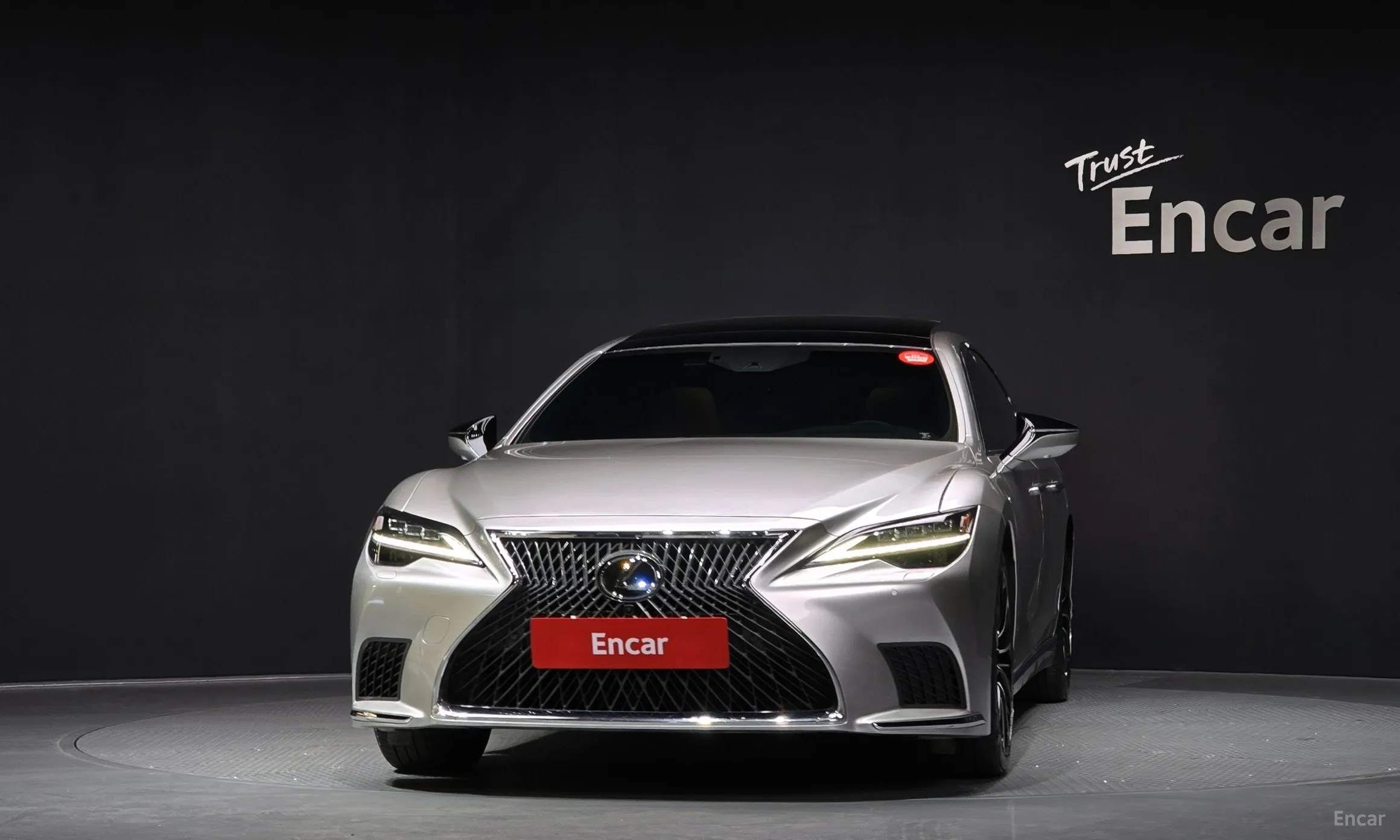 Lexus LS500 5th Generation превью 3