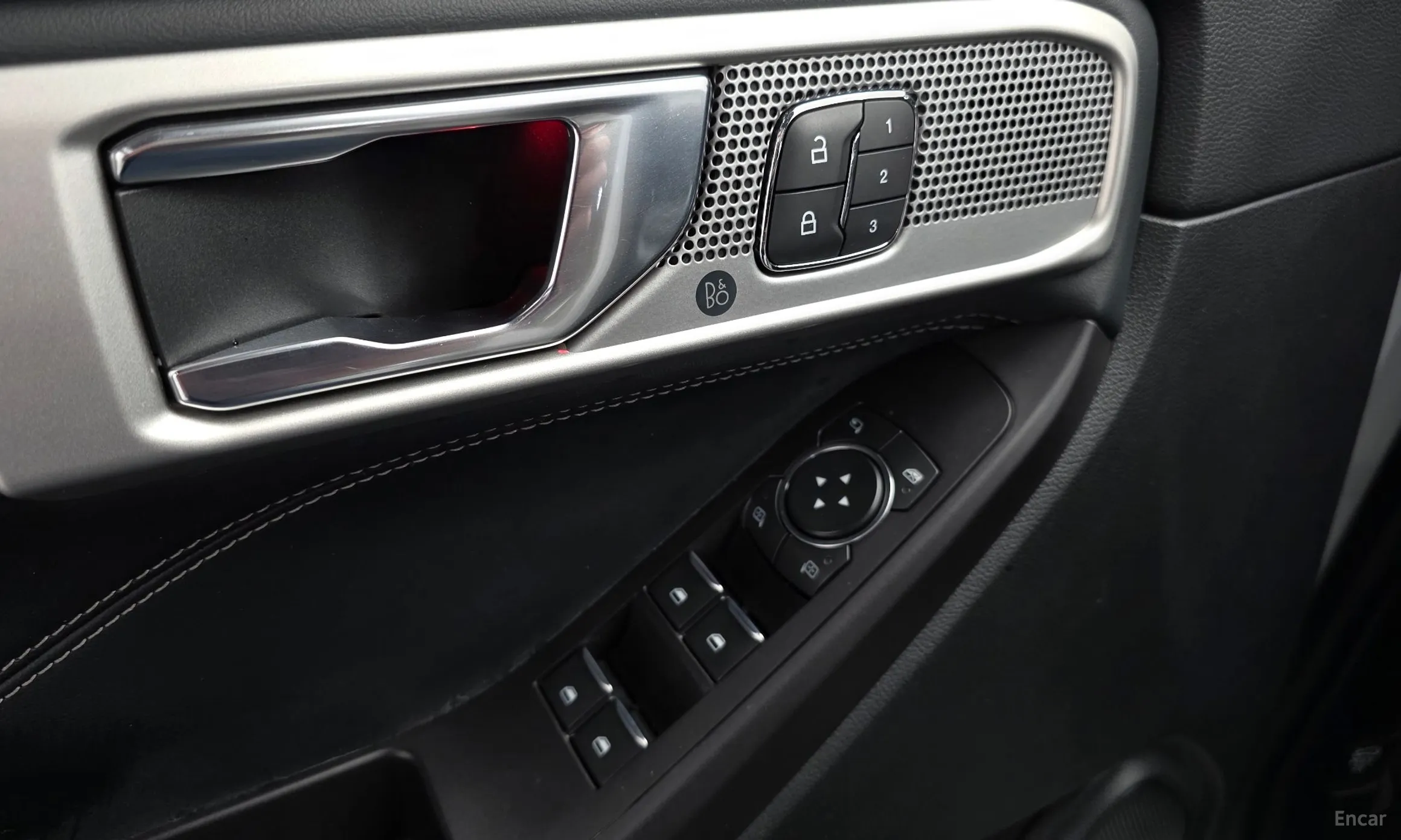 Ford Explorer 6th Generation превью 19