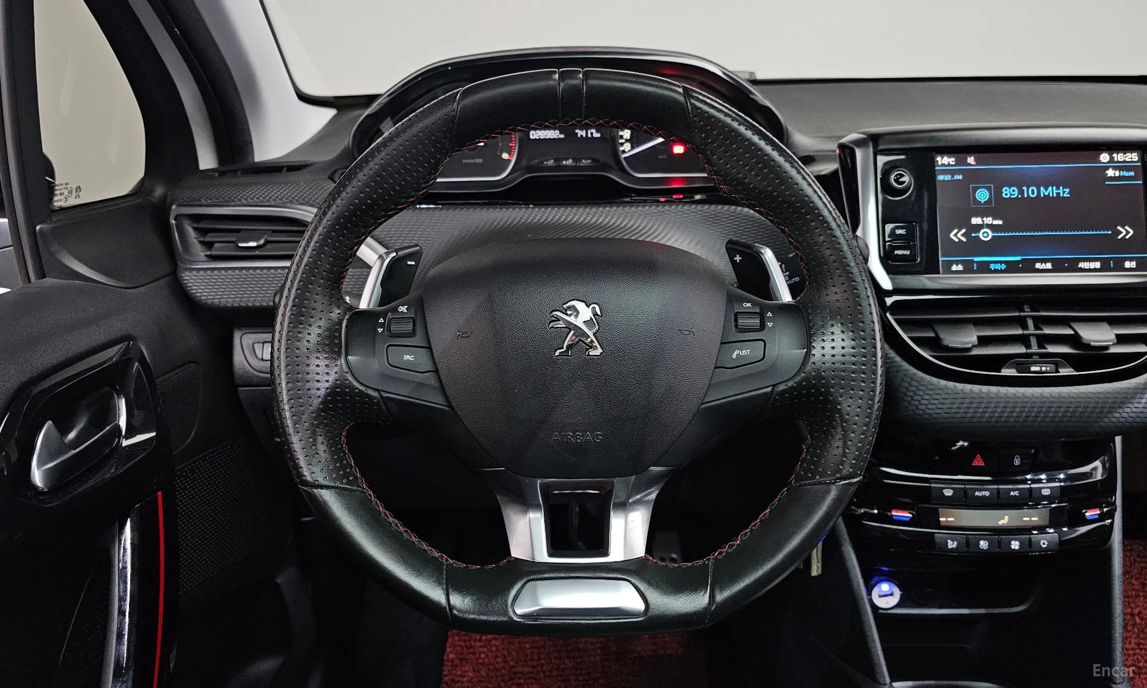 Peugeot 208 превью 13