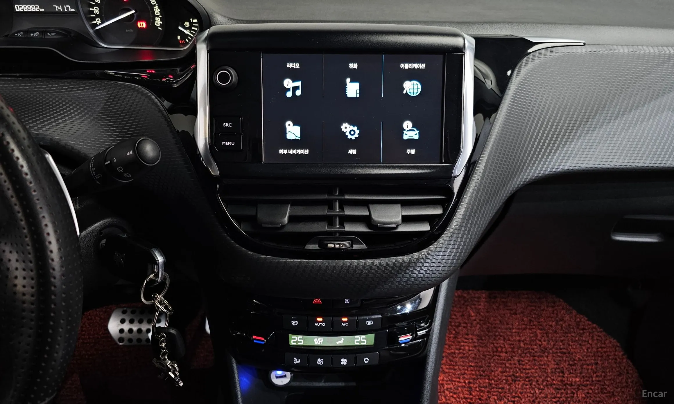 Peugeot 208 превью 14
