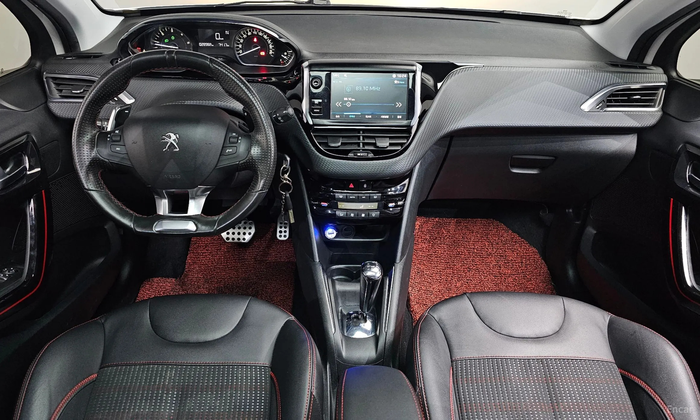 Peugeot 208 превью 7