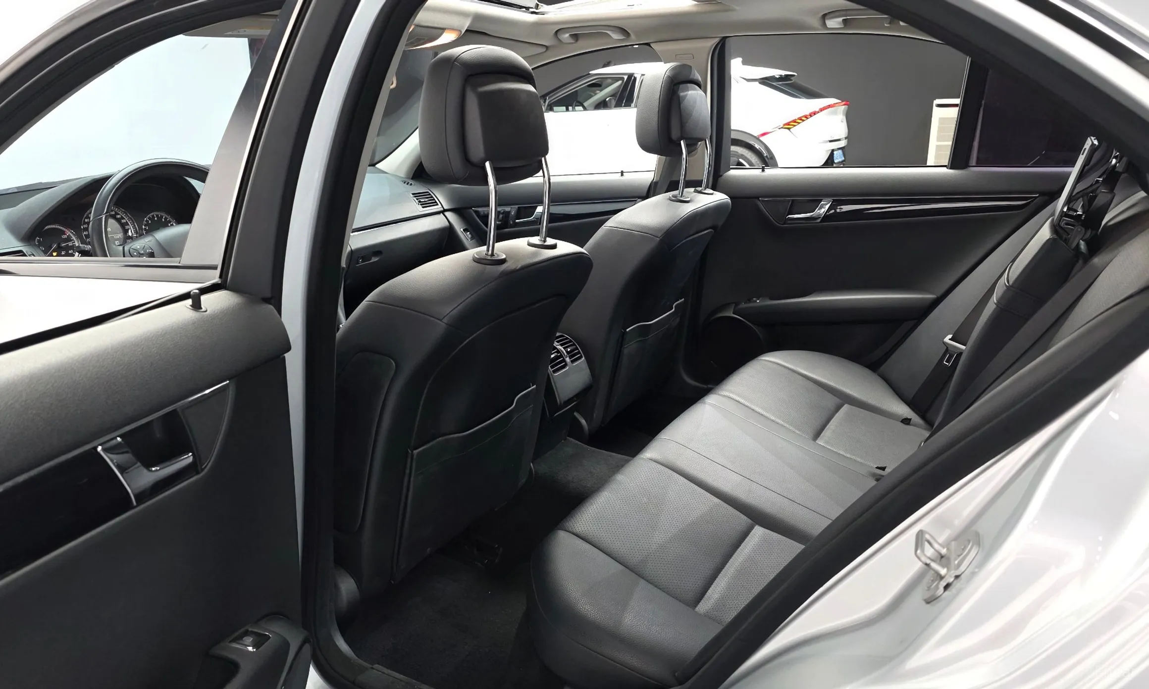 Mercedes Benz C-Class W204 превью 12