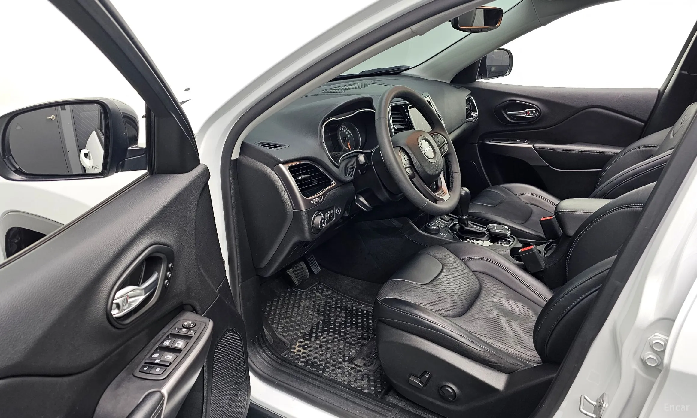 Jeep Cherokee (KL) превью 10