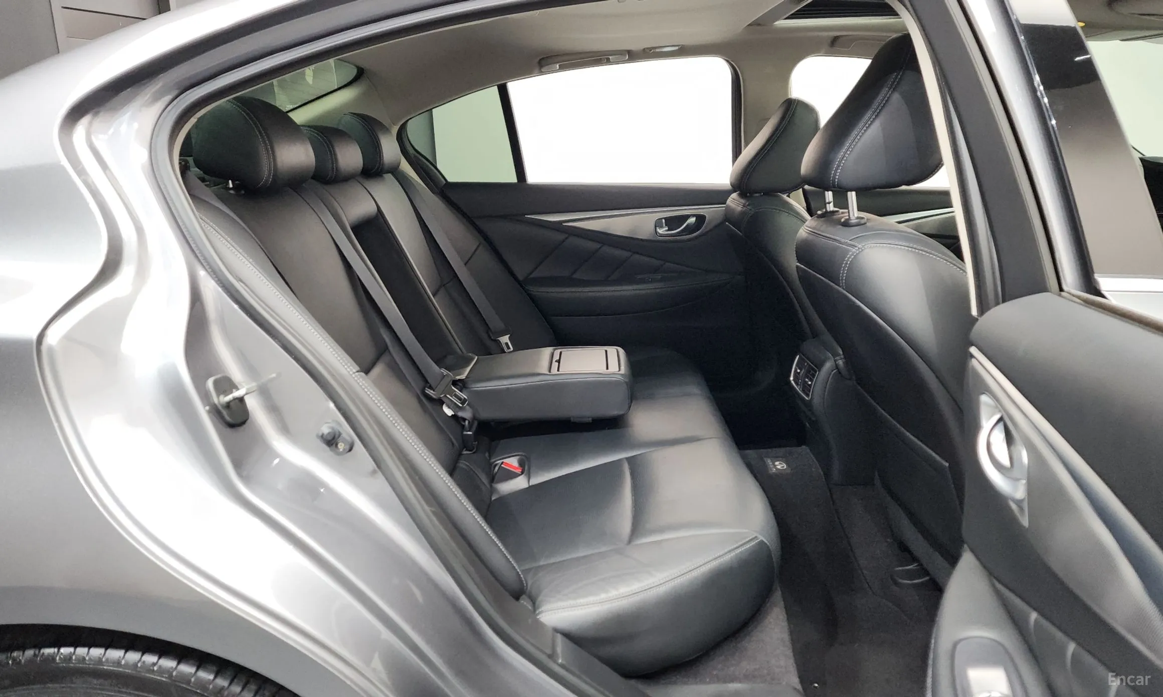 Infiniti Q50 превью 12