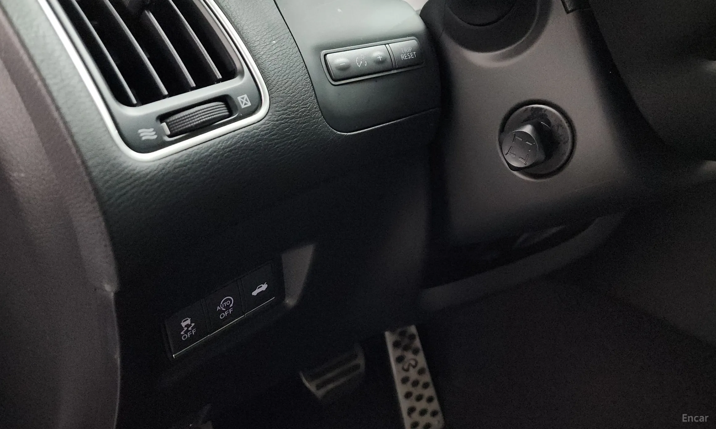 Infiniti Q50 превью 17