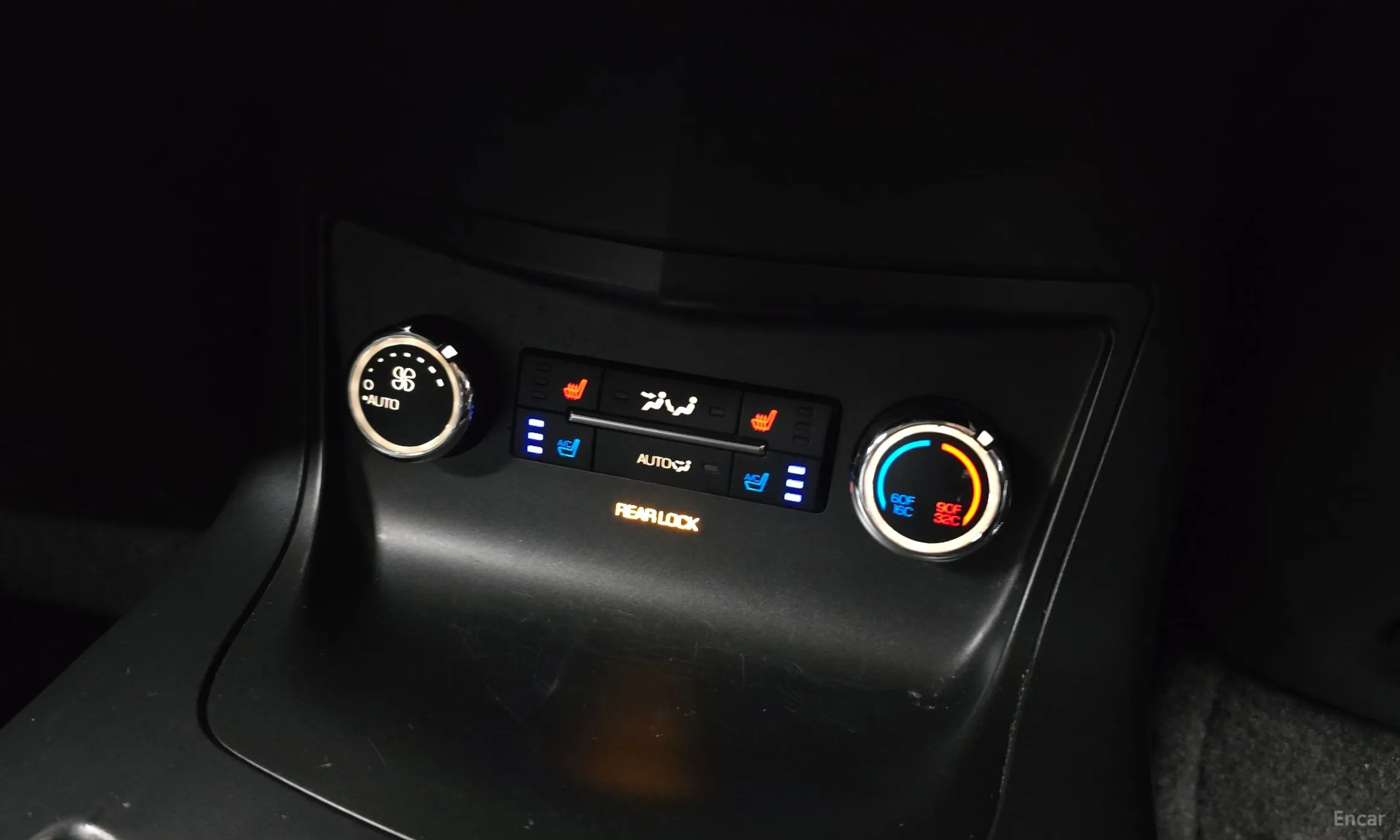 Lincoln MKT превью 19
