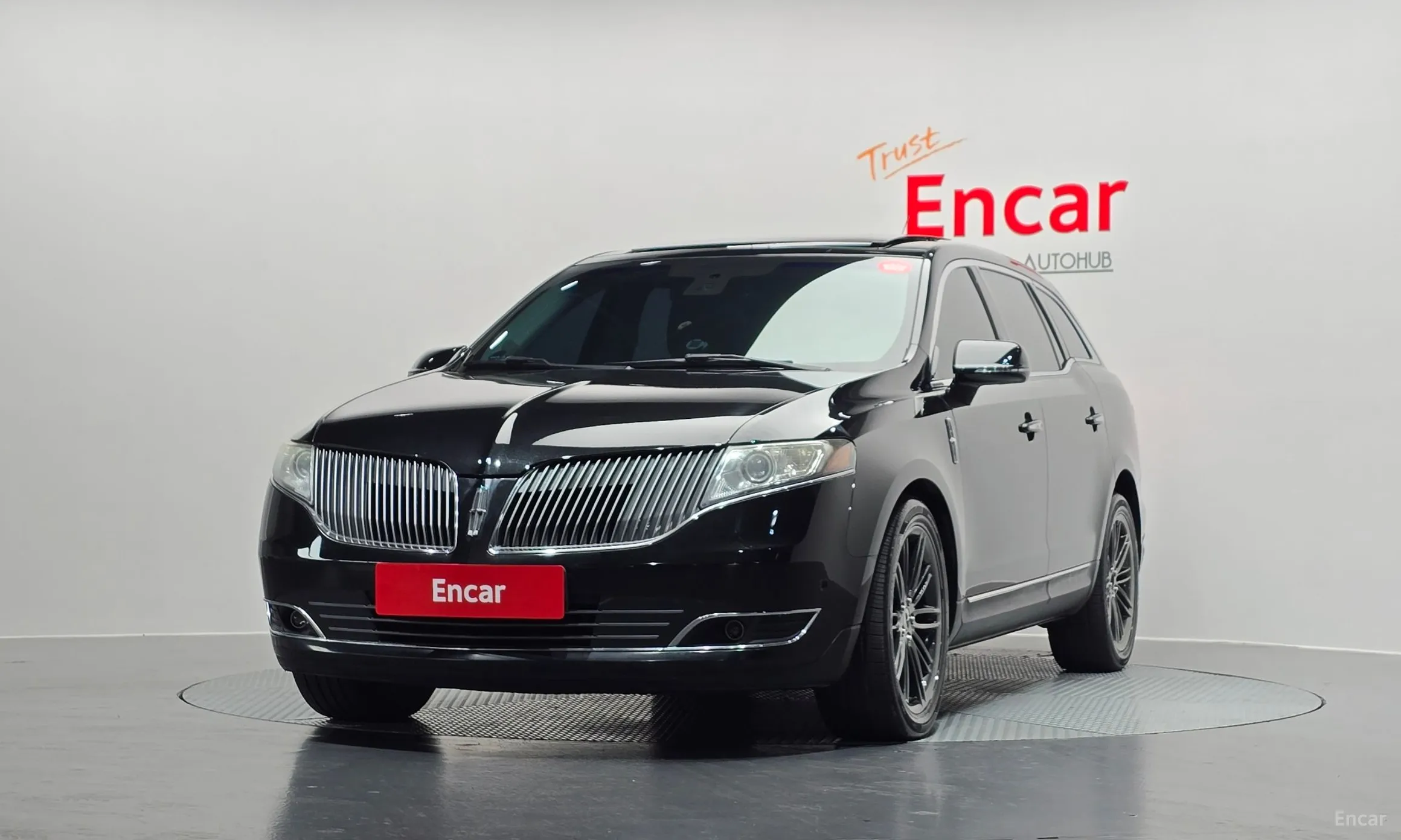 Lincoln MKT превью 3
