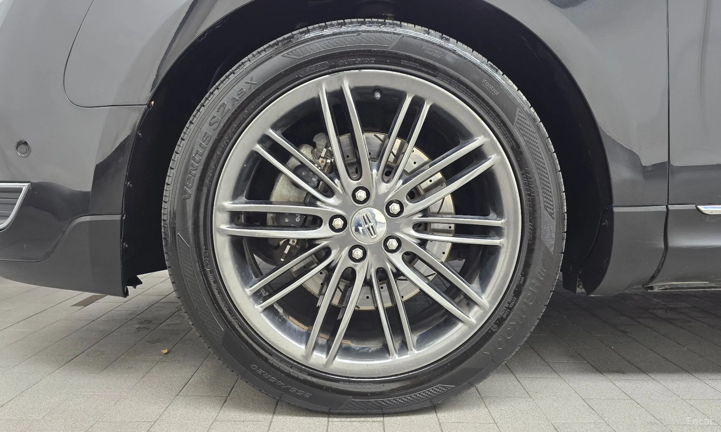 Lincoln MKT превью 5