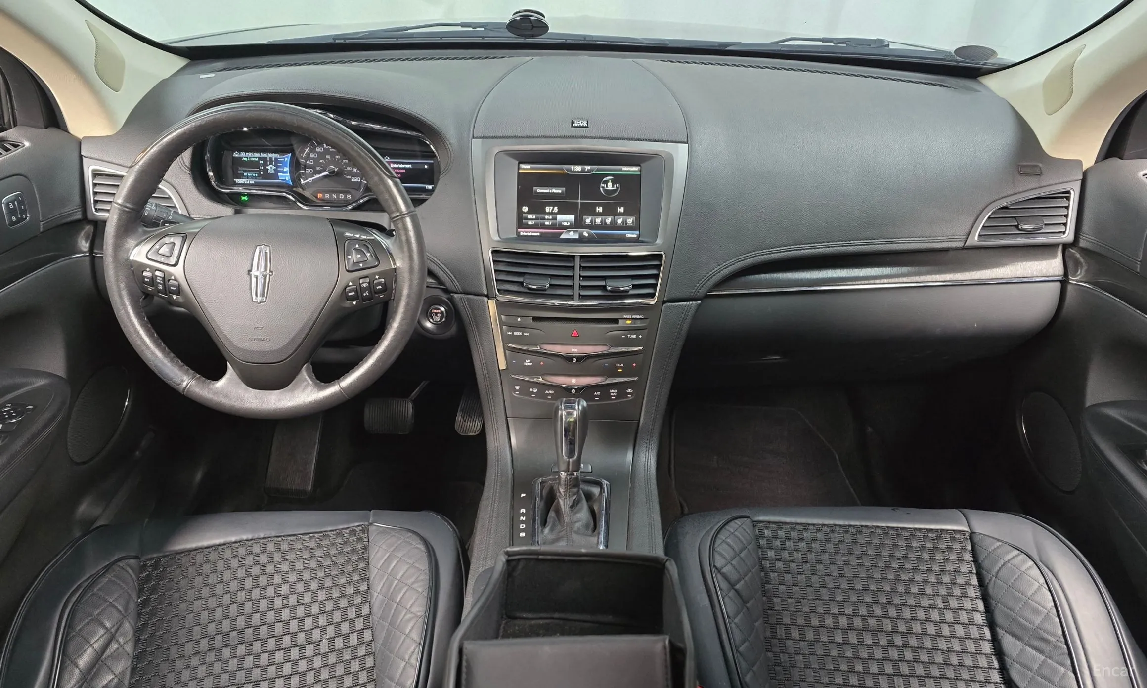 Lincoln MKT превью 7