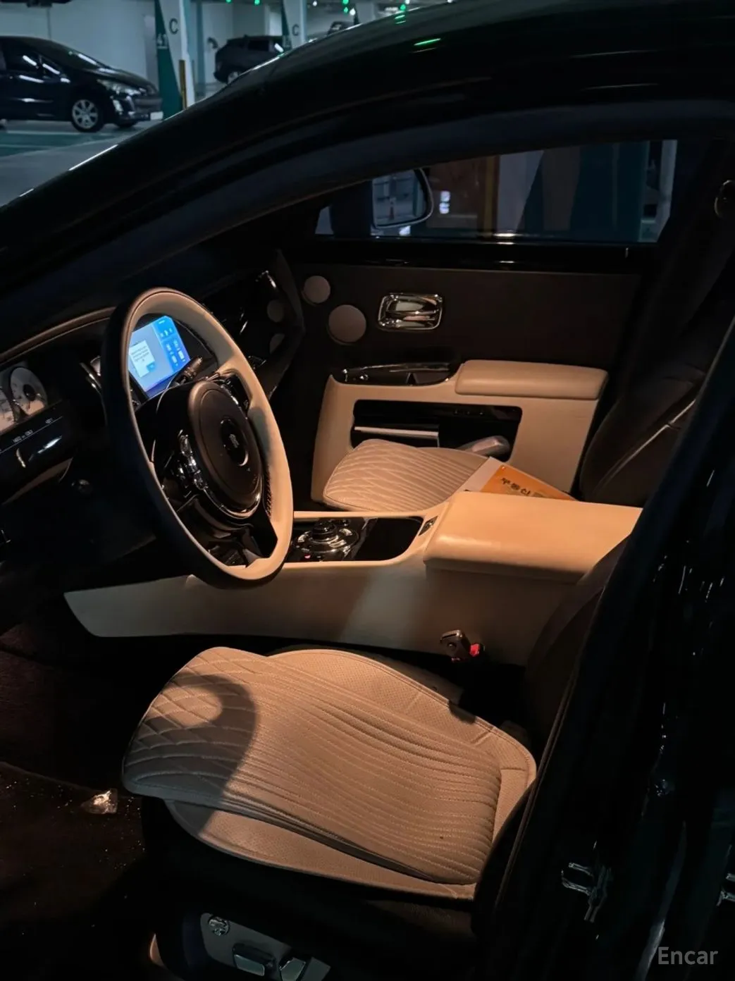 Rolls-Royce Ghost превью 10