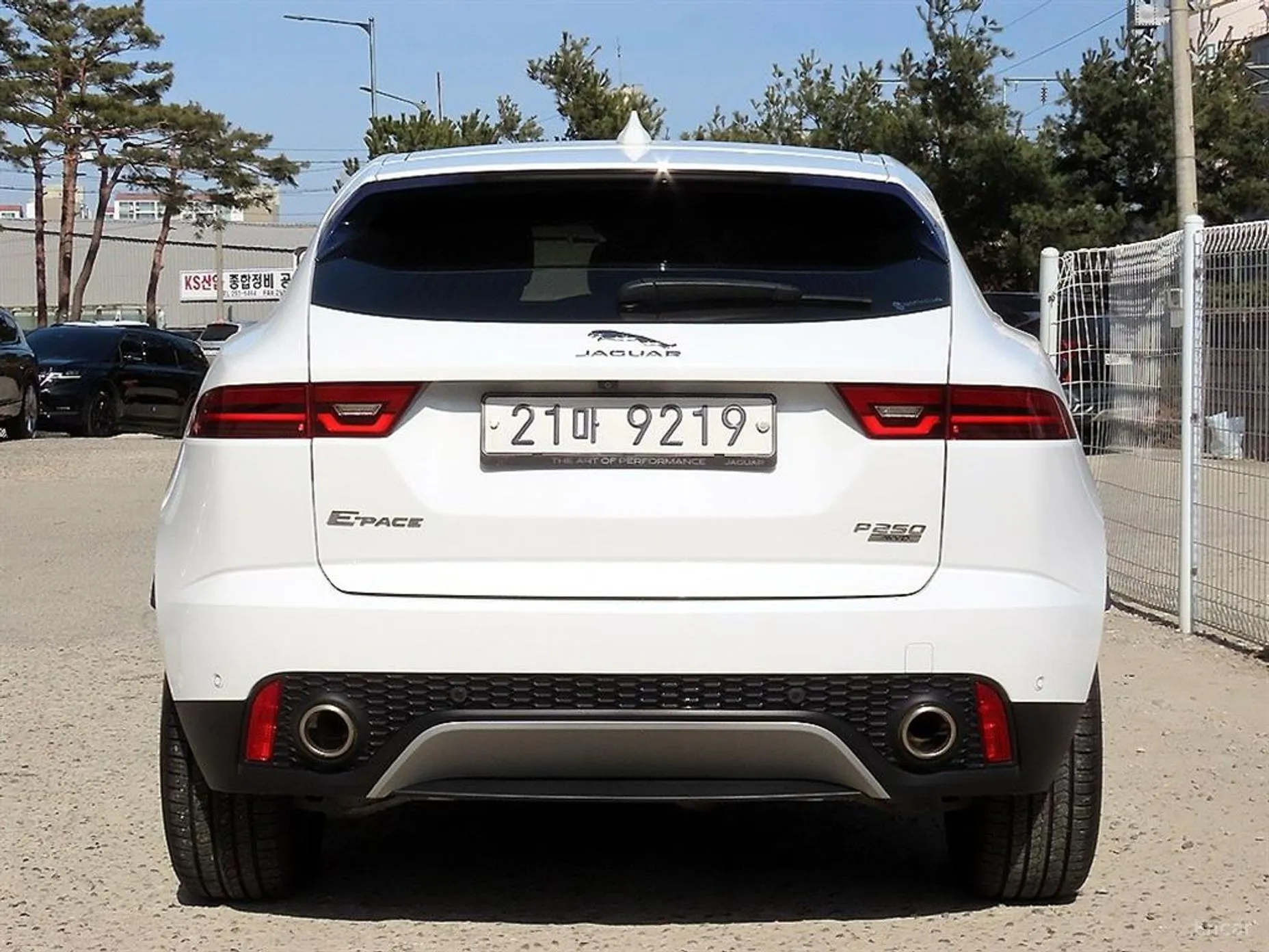 Jaguar E-PACE превью 4