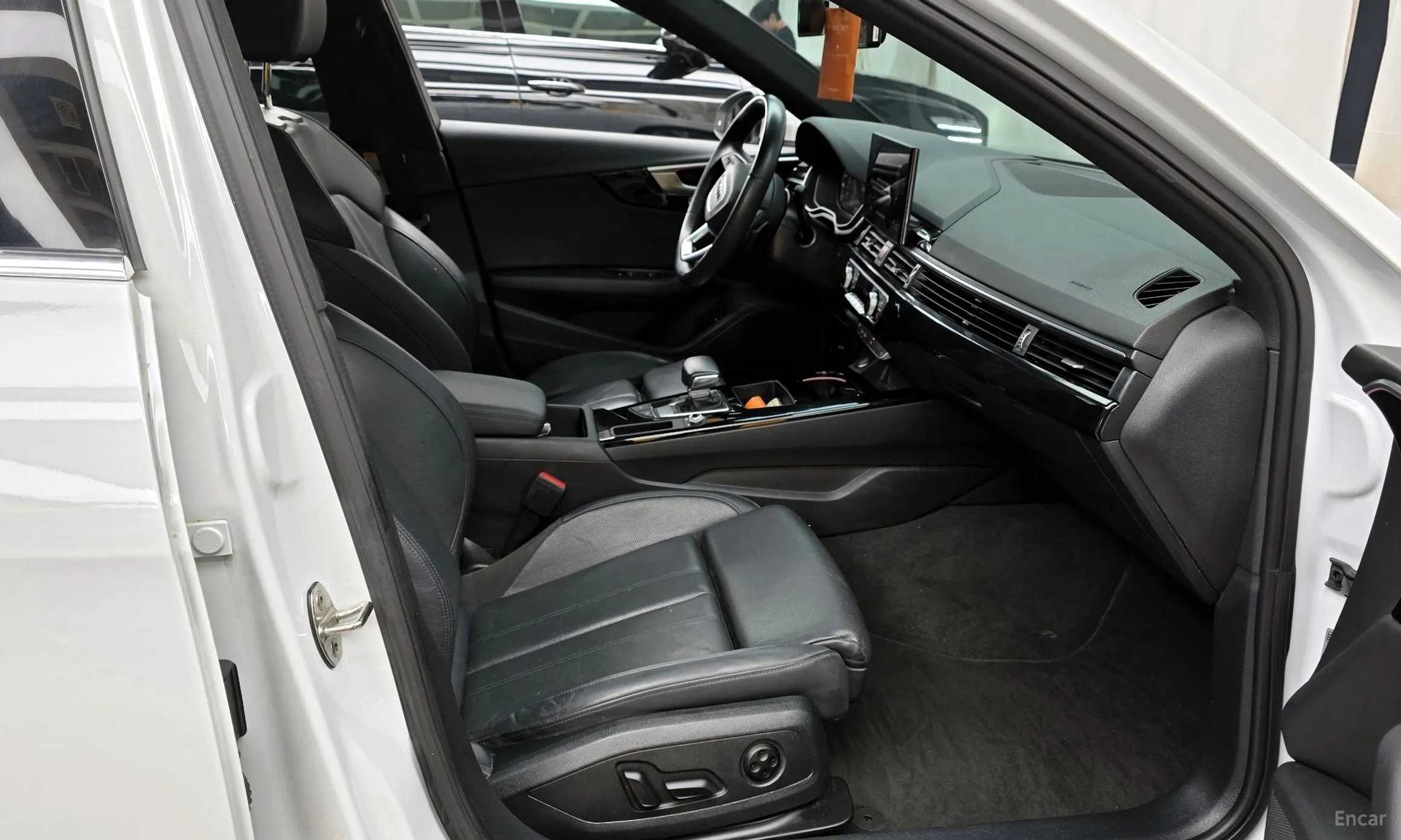 Audi A4 (B9) превью 11