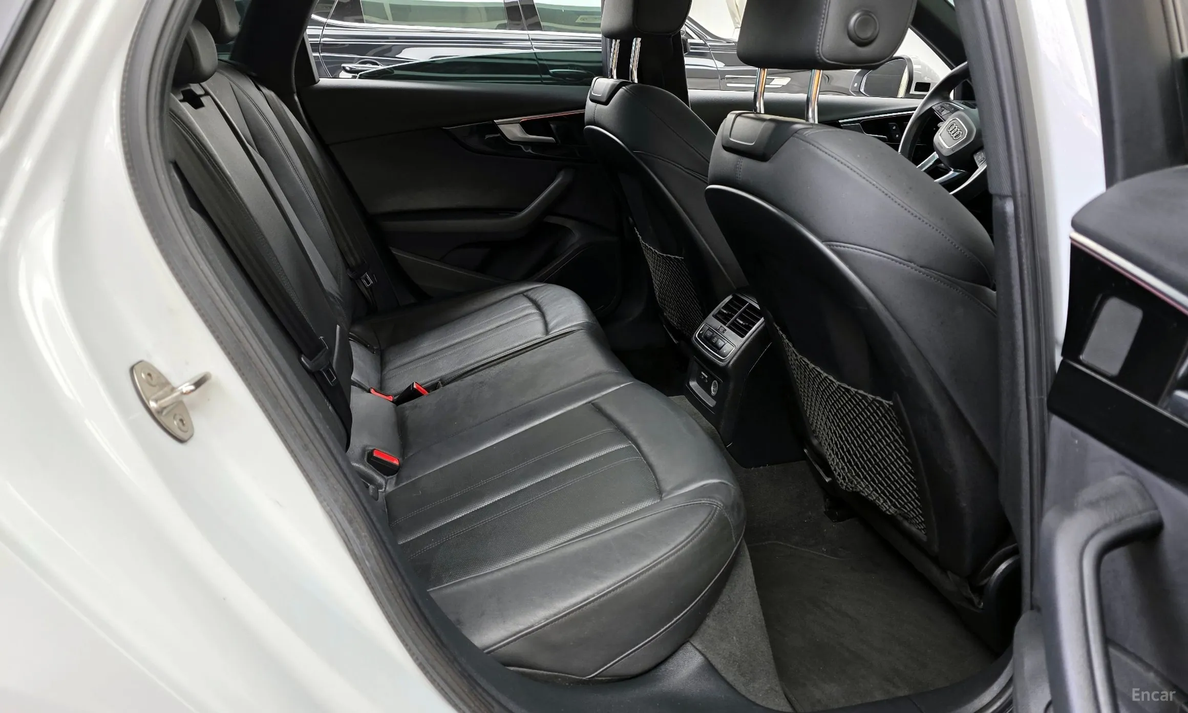 Audi A4 (B9) превью 12