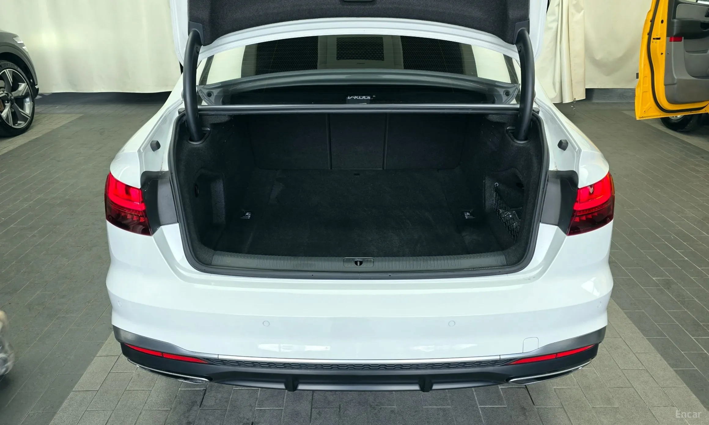 Audi A4 (B9) превью 20