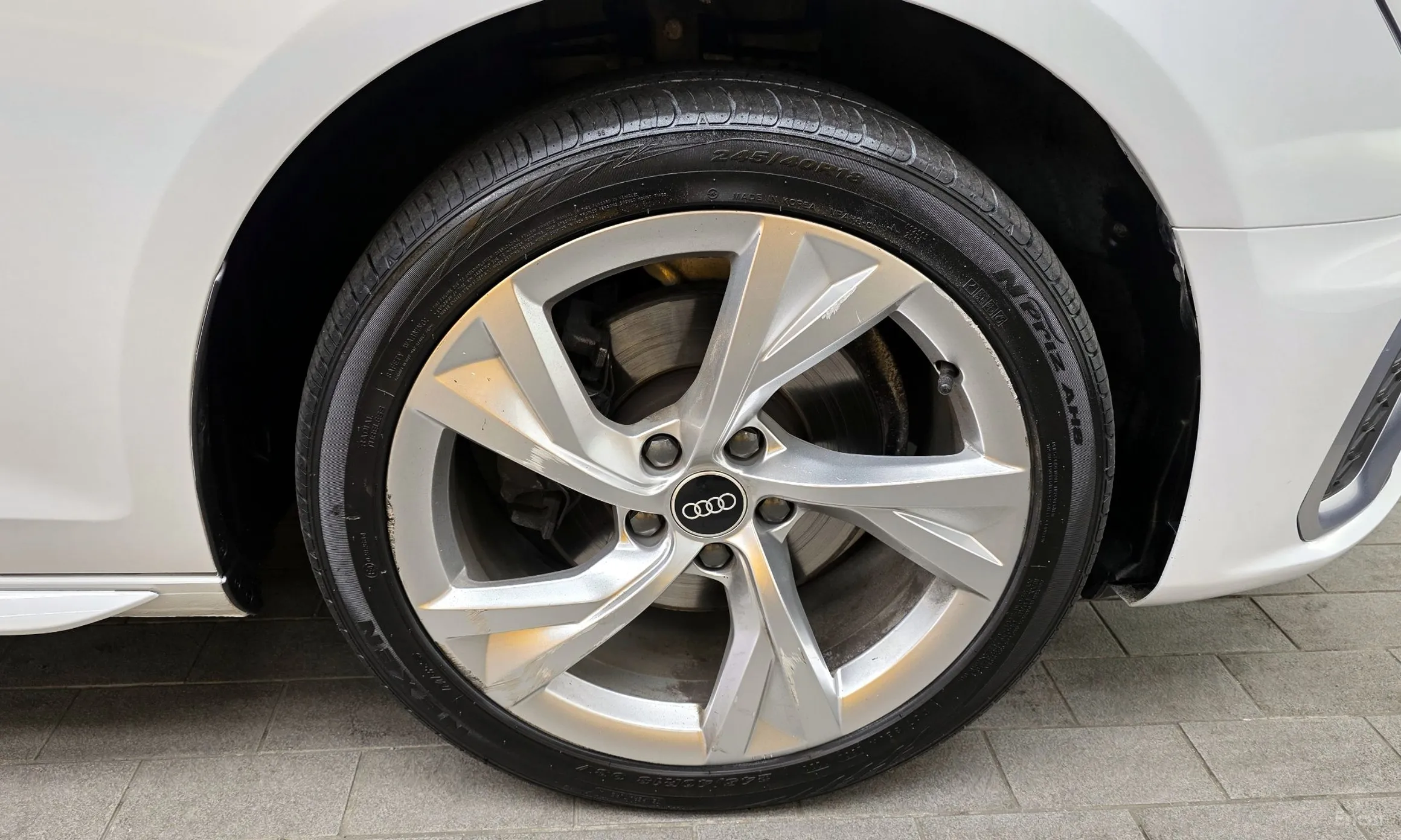 Audi A4 (B9) превью 5