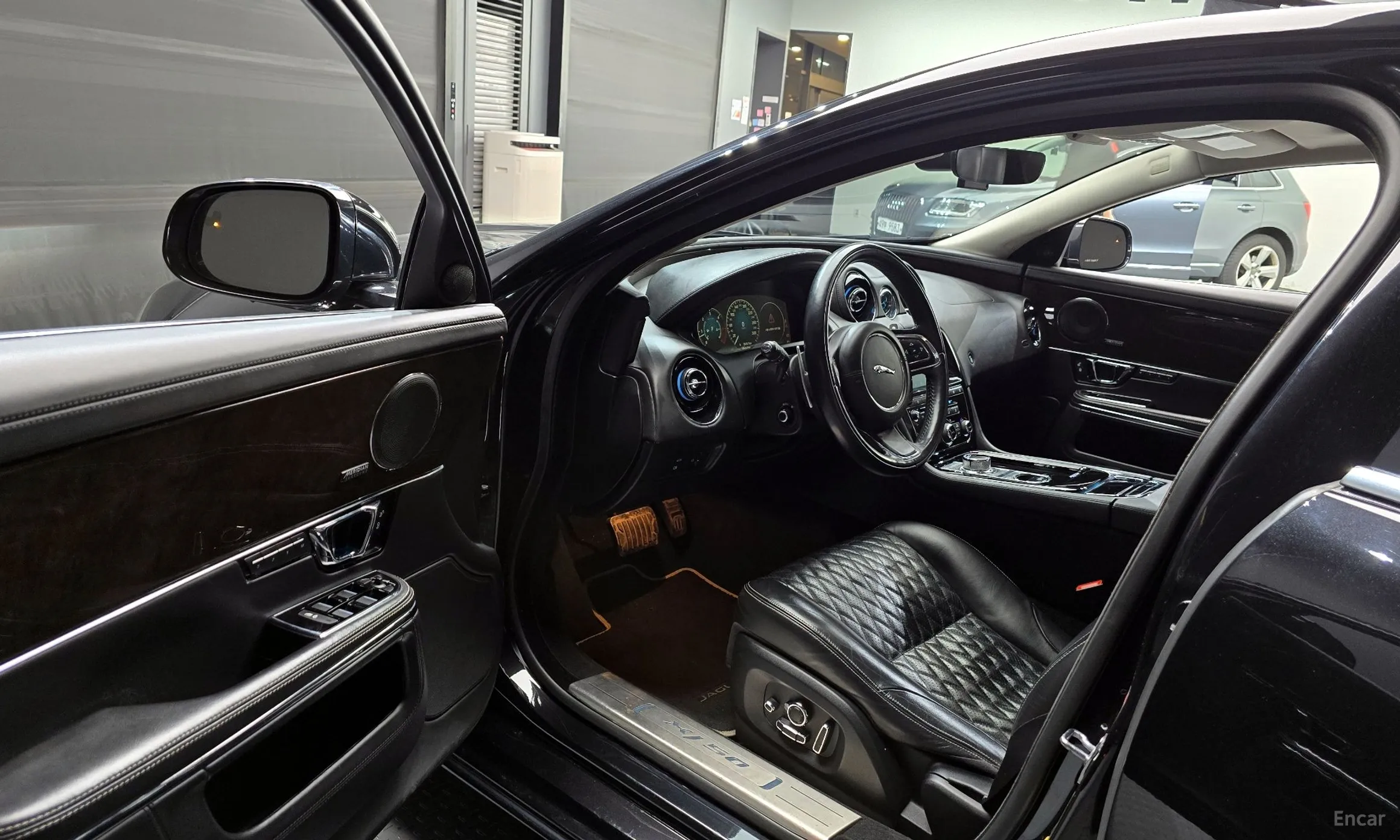 Jaguar All New XJ превью 10