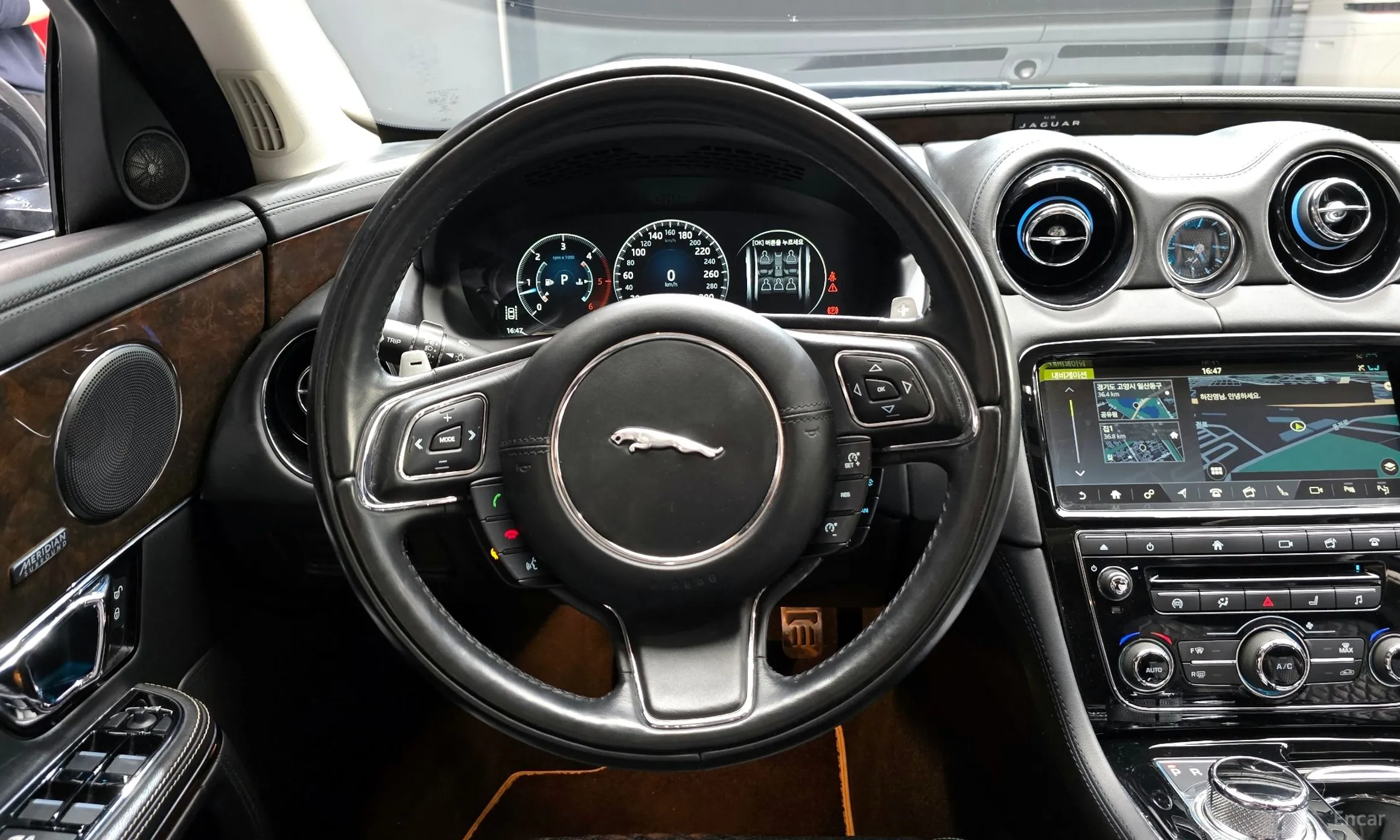 Jaguar All New XJ превью 13