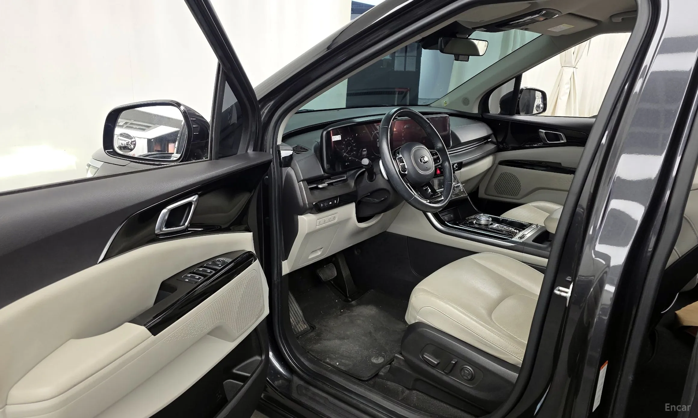 Kia Carnival Gen 4 превью 10