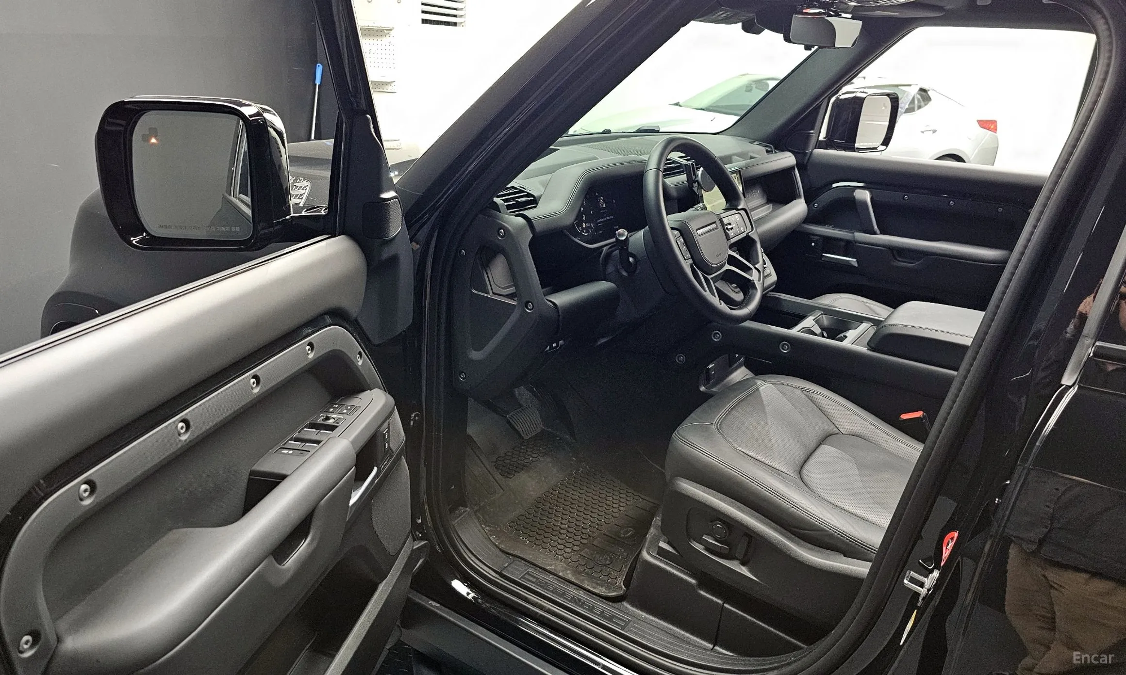 Land Rover Defender (L663) превью 10