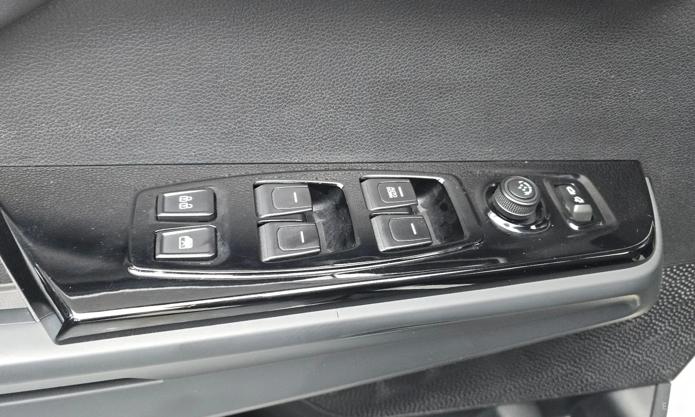 KG Mobility (SsangYong) Torres превью 17
