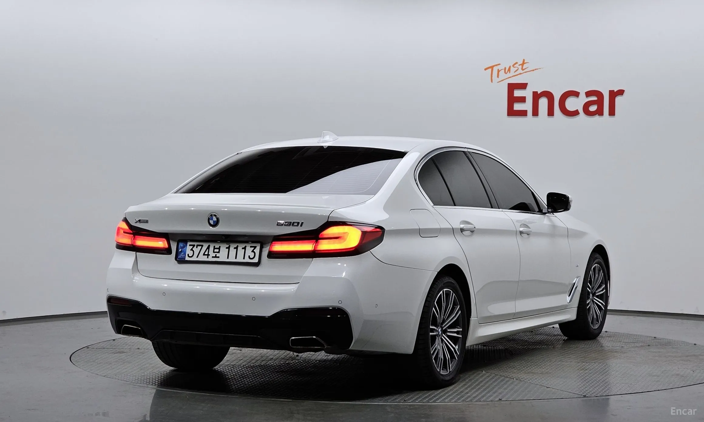 BMW 5 Series (G30) превью 2