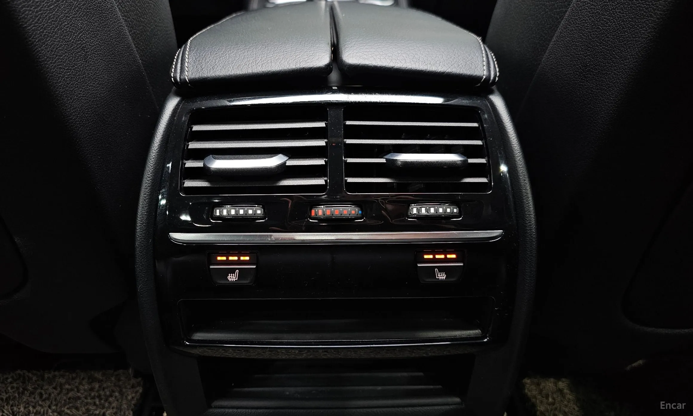 BMW 5 Series (G30) превью 19