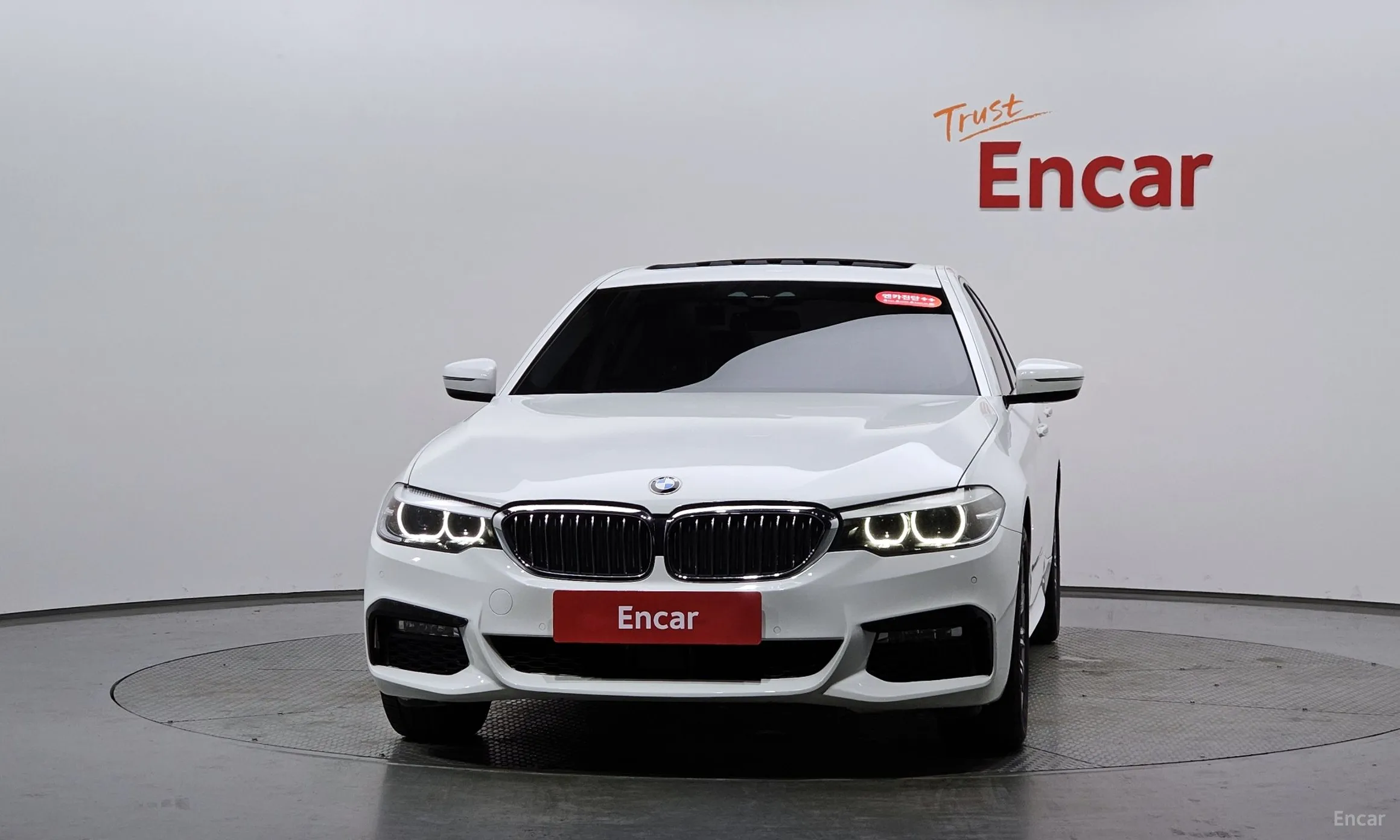 BMW 5 Series (G30) превью 3