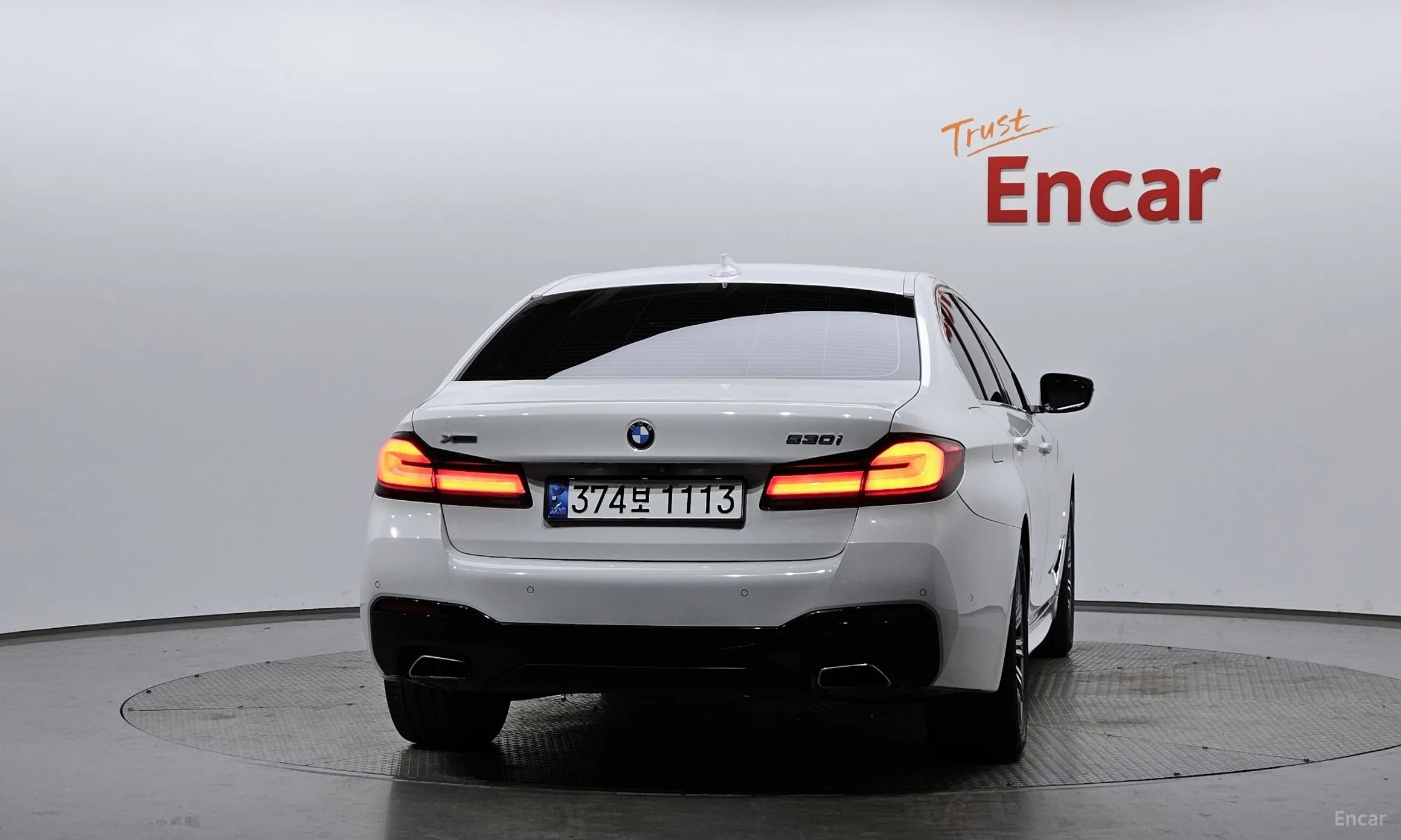 BMW 5 Series (G30) превью 4