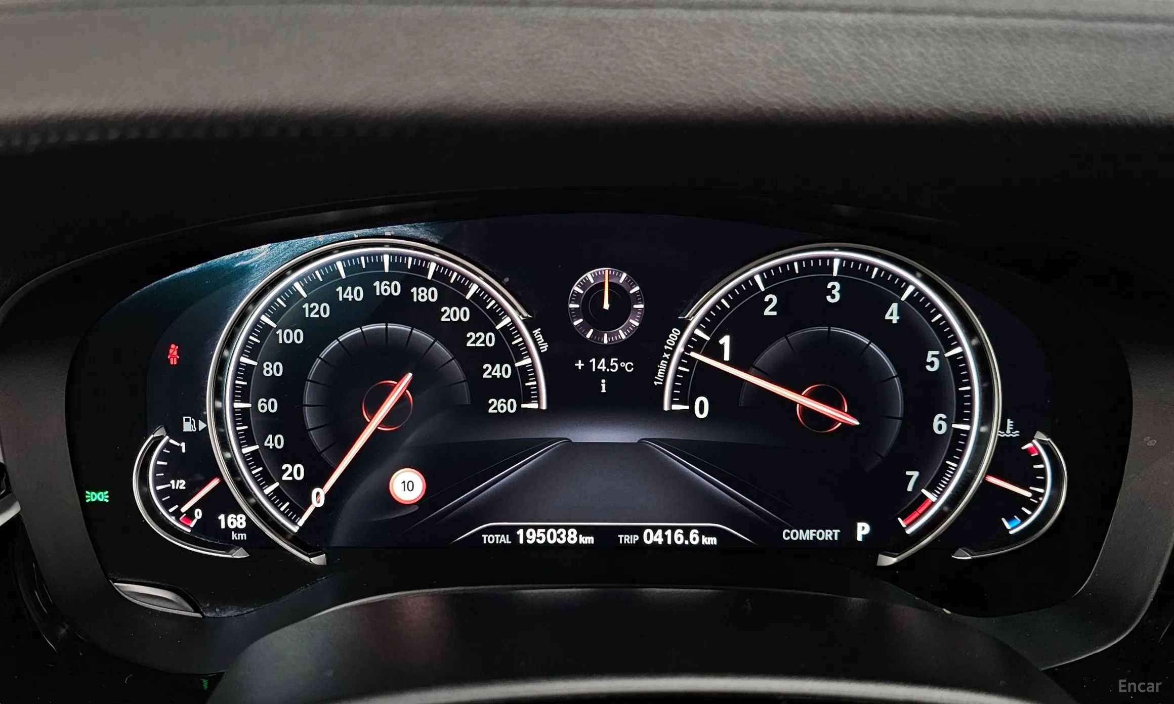 BMW 5 Series (G30) превью 8