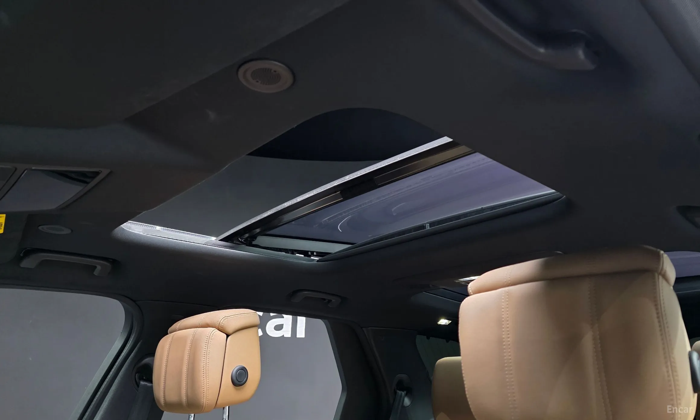 Land Rover Discovery 5 превью 16
