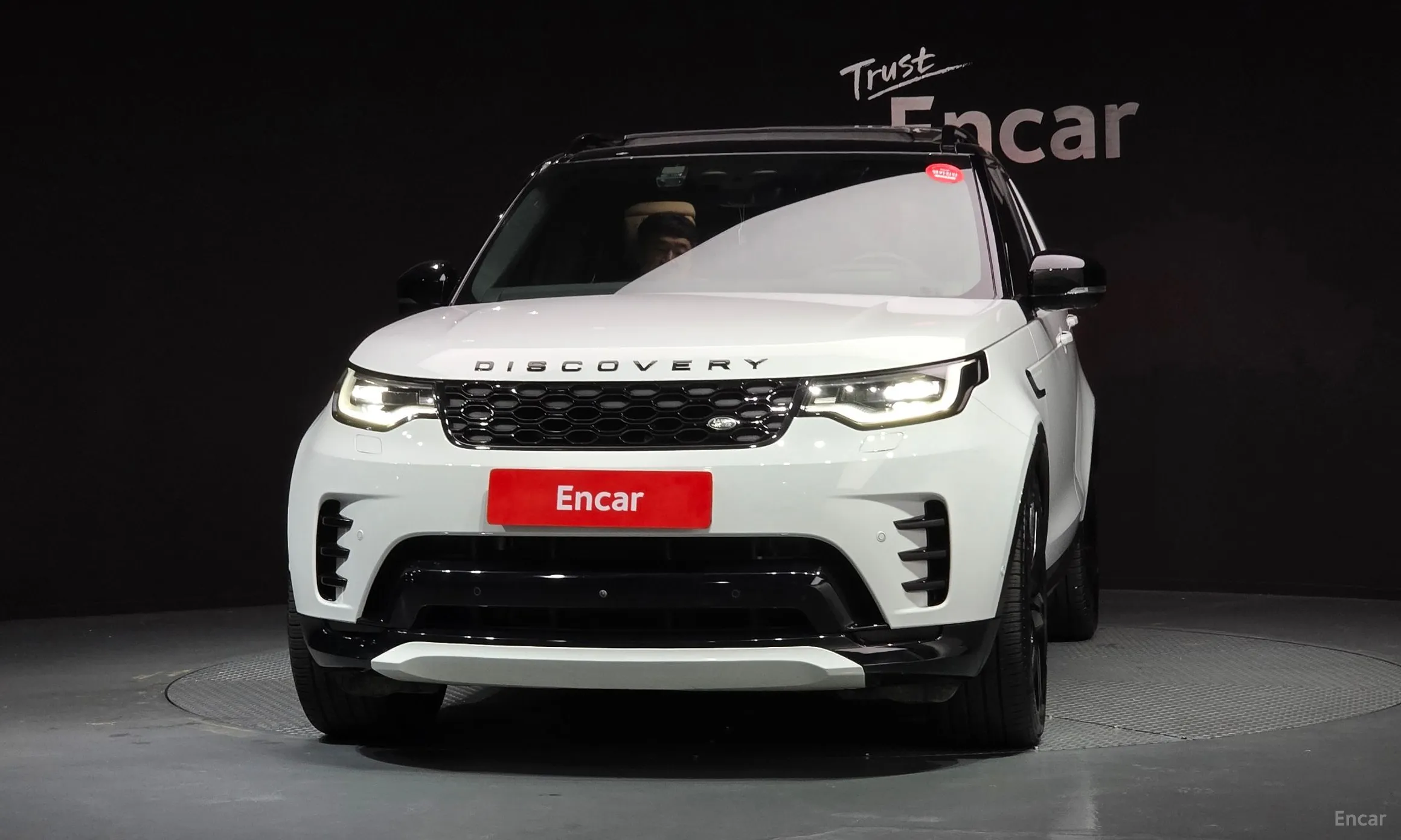 Land Rover Discovery 5 превью 3