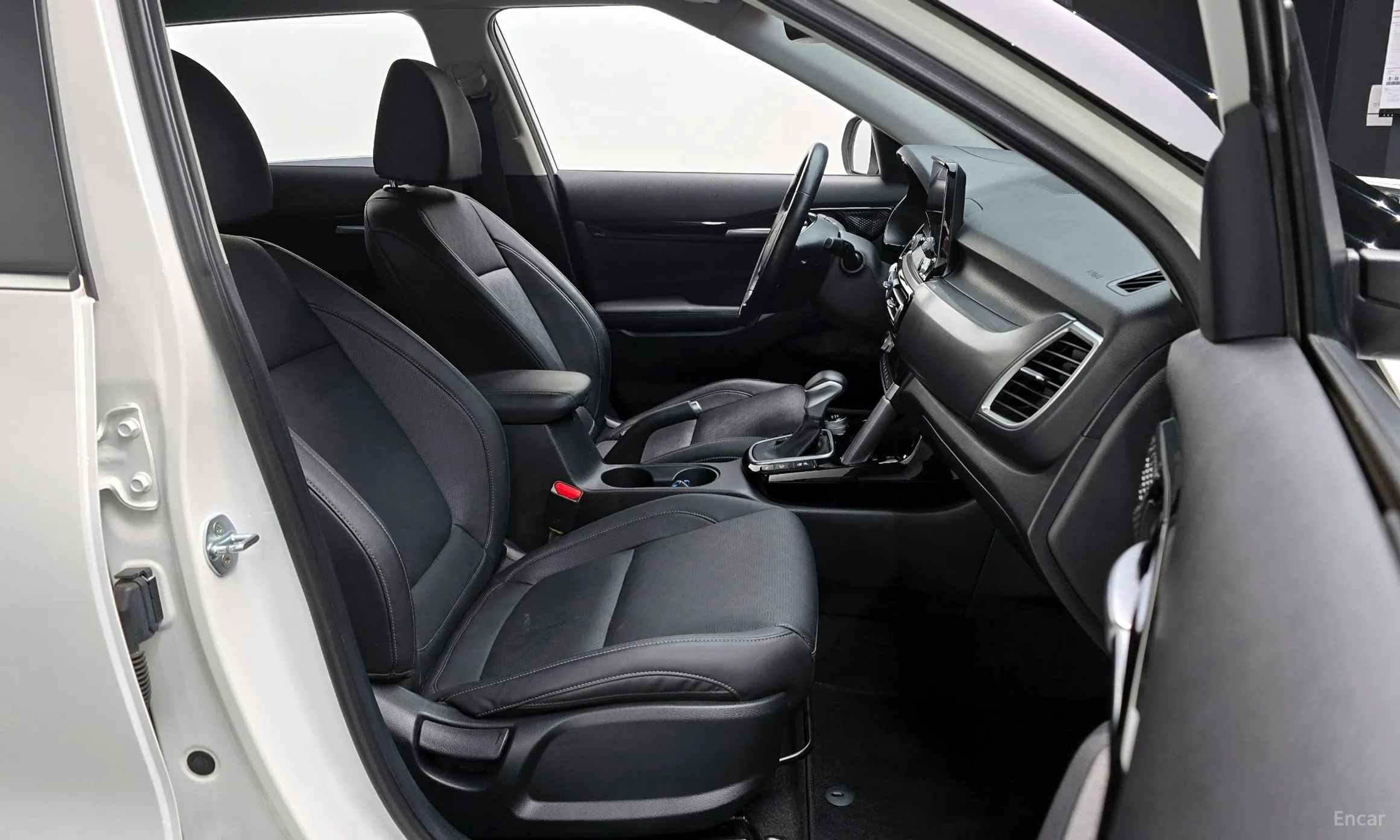 Kia Seltos превью 10