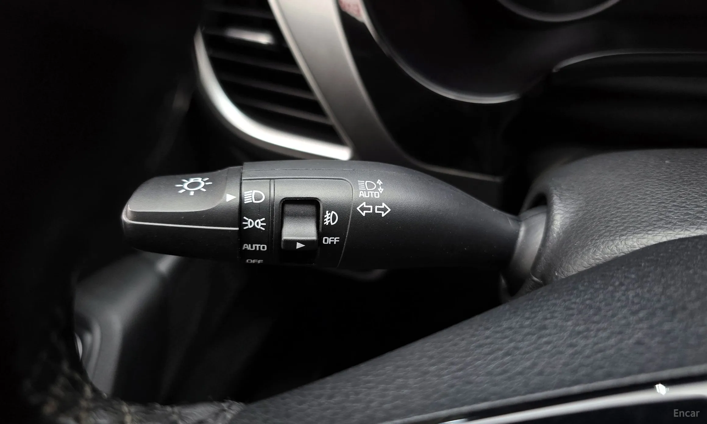 Kia Seltos превью 19