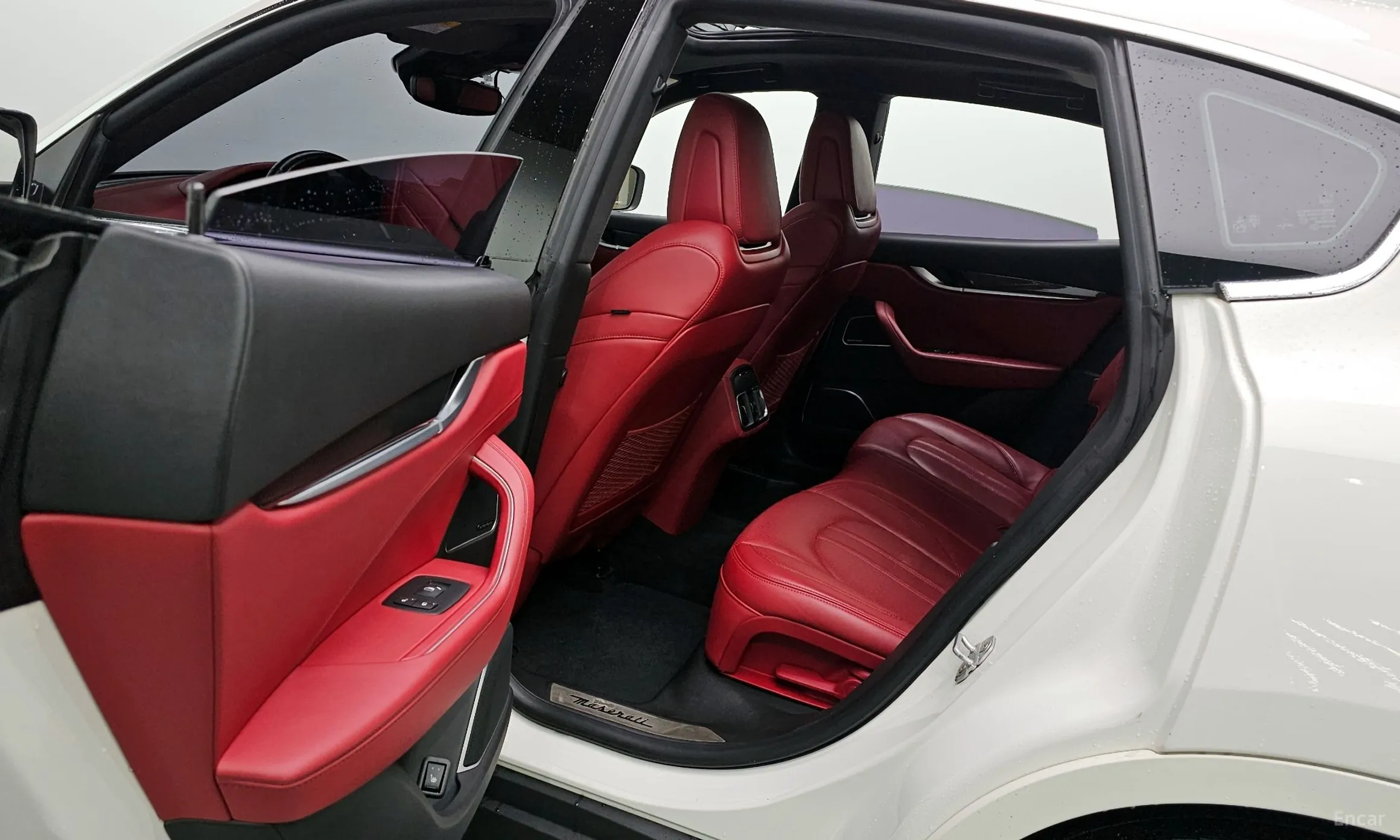 Maserati Levante превью 19