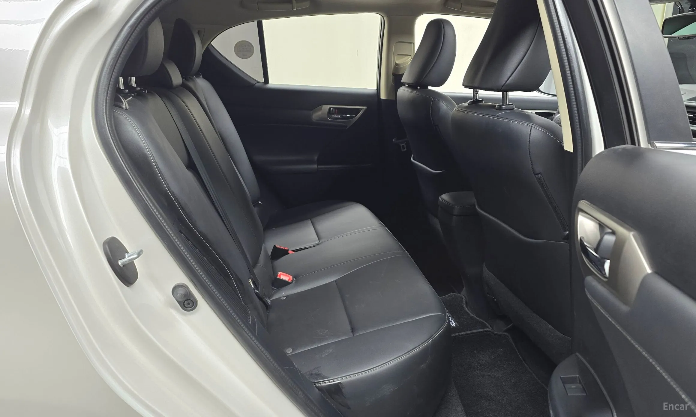 Lexus CT200h превью 12