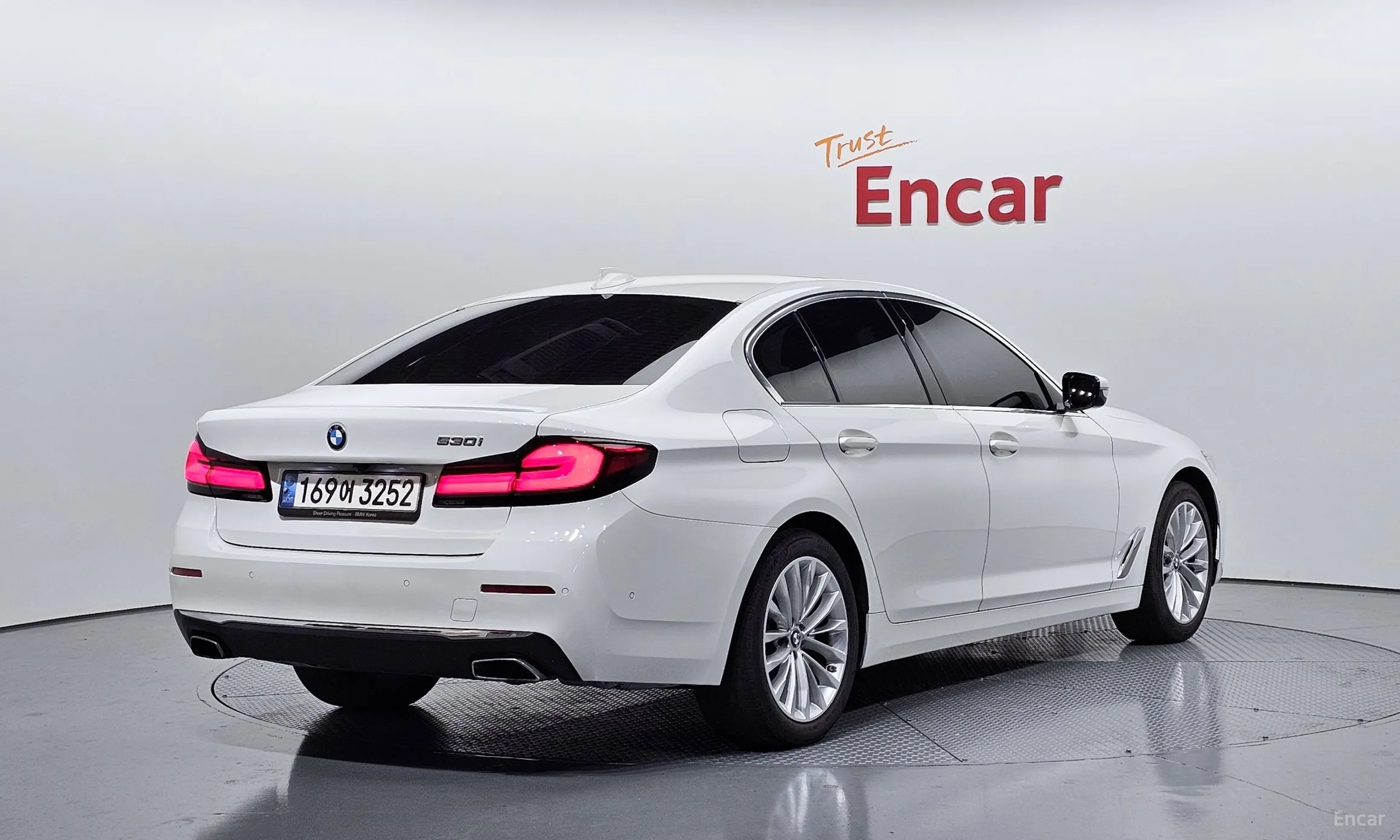 BMW 5 Series (G30)
