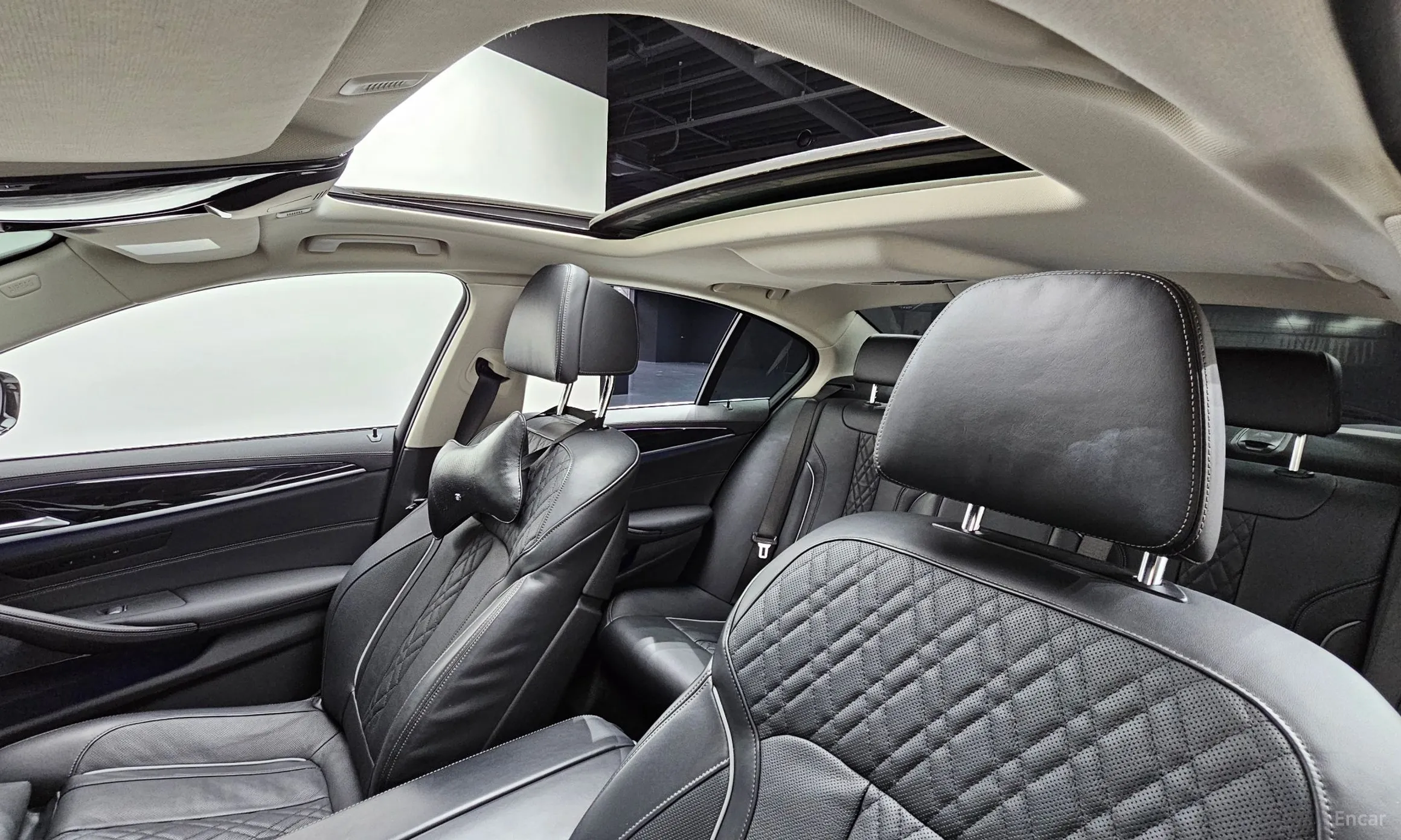 BMW 5 Series (G30) превью 18