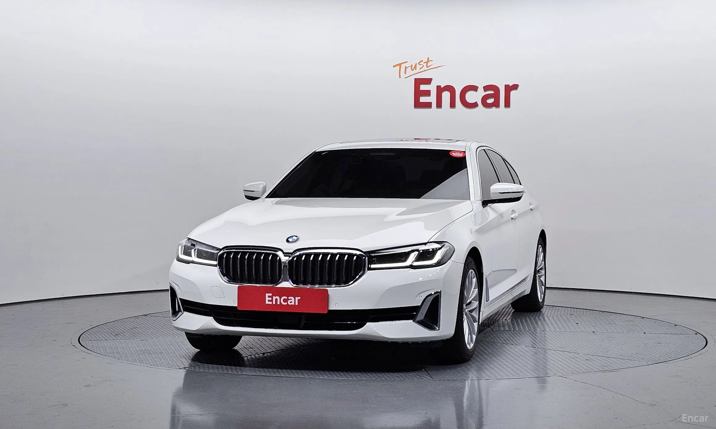 BMW 5 Series (G30) превью 3