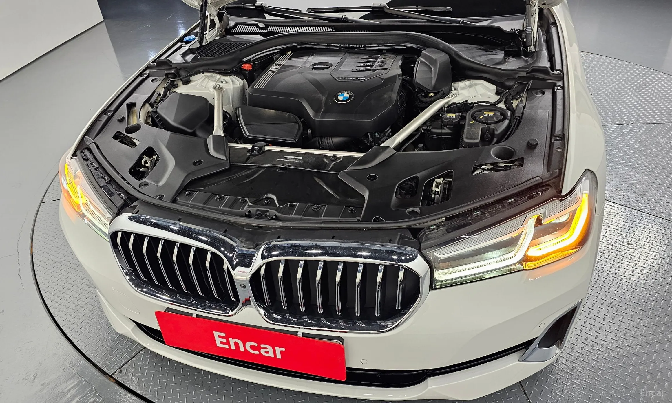 BMW 5 Series (G30) превью 6