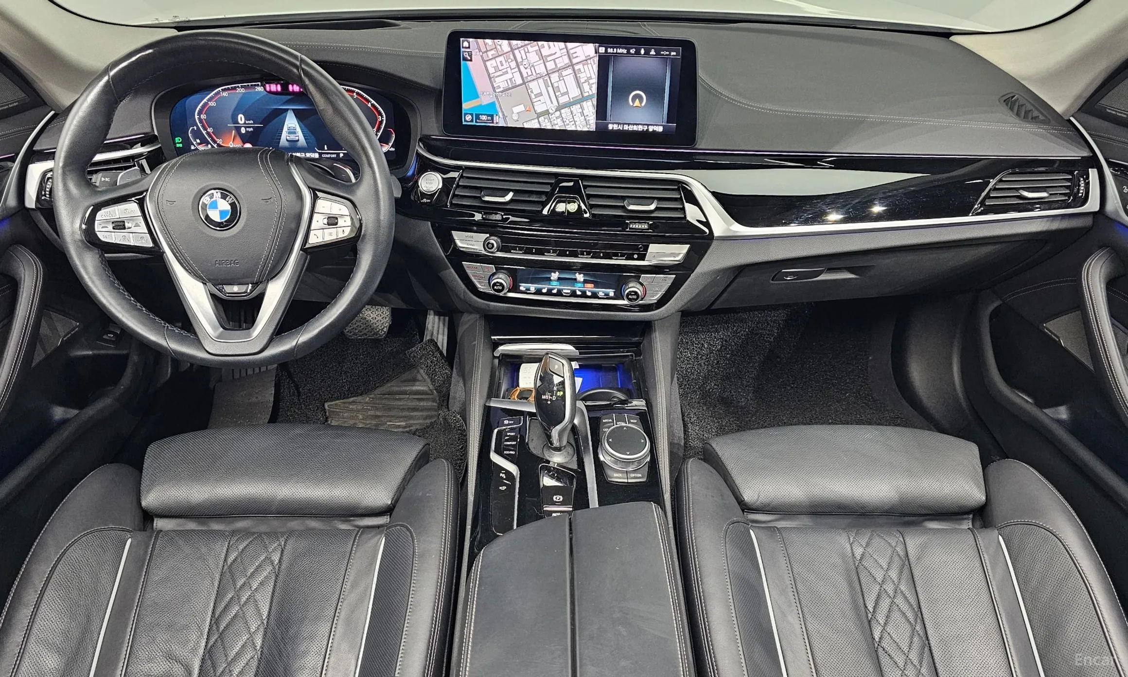 BMW 5 Series (G30) превью 7