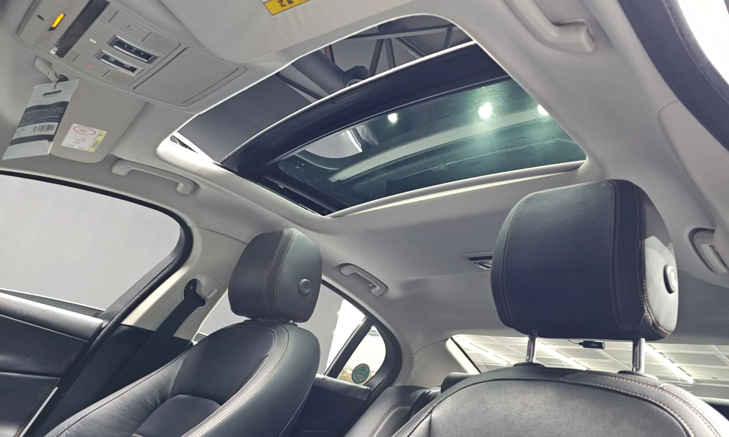 Jaguar XE превью 19