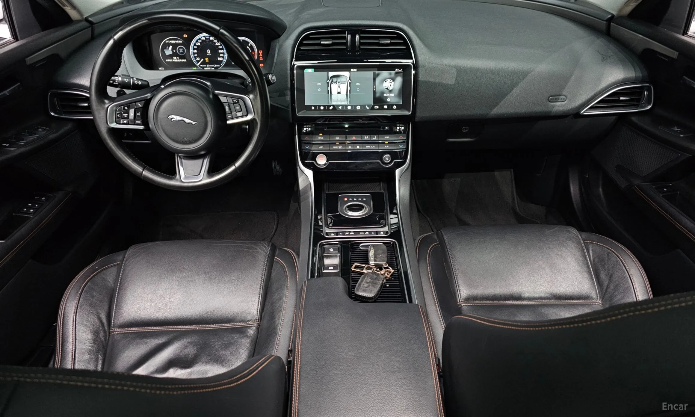 Jaguar XE превью 7