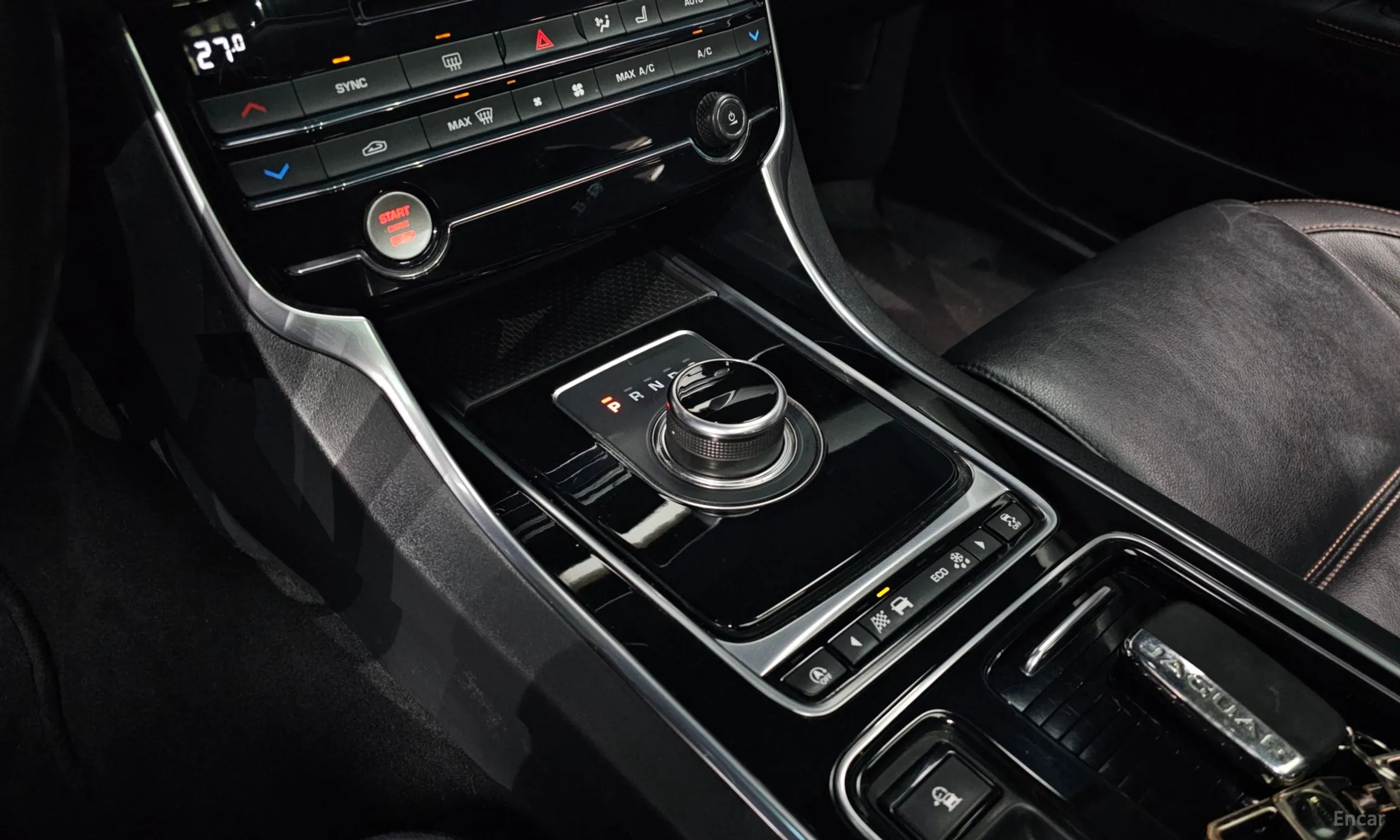 Jaguar XE превью 9