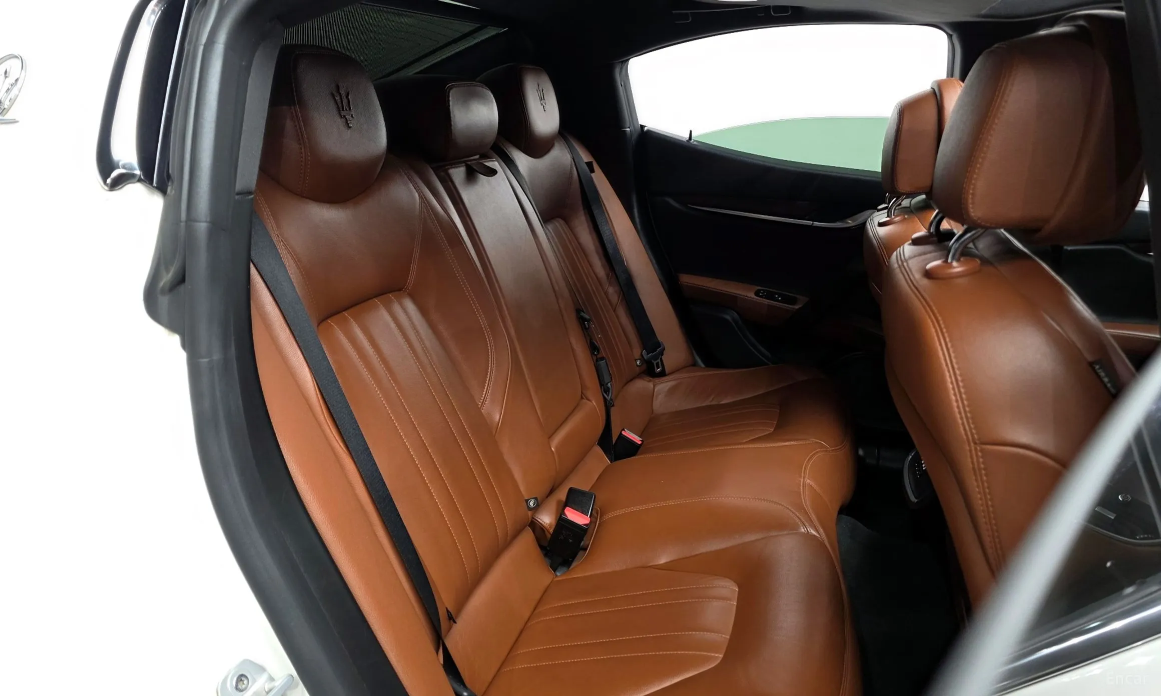 Maserati Ghibli превью 12