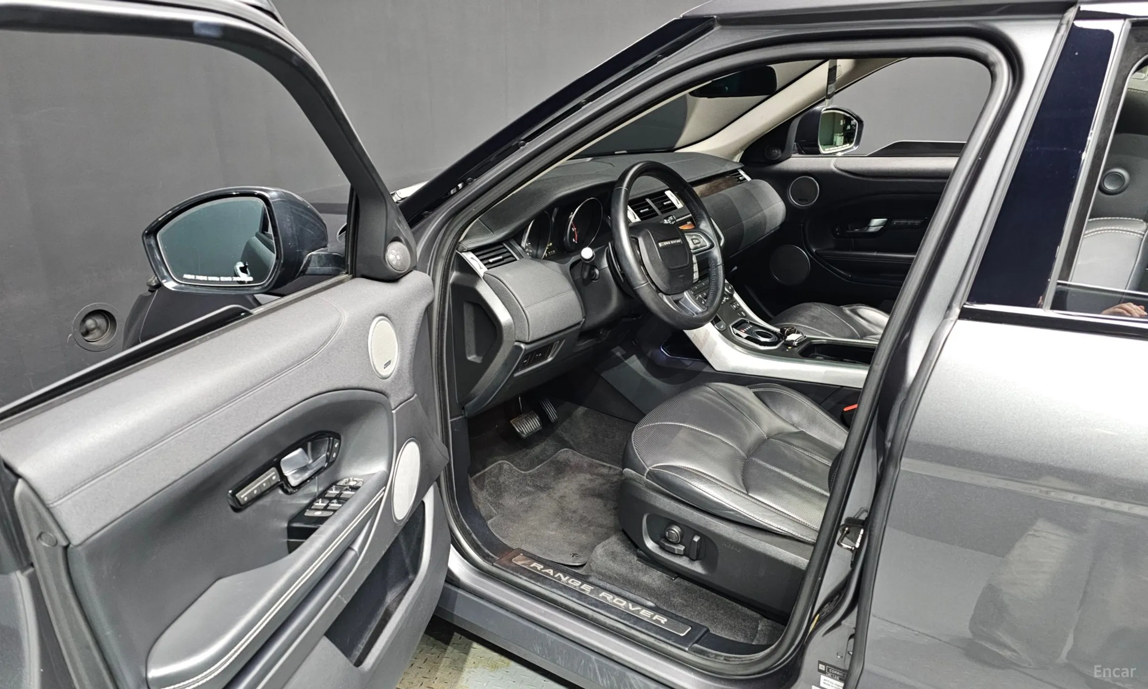 Land Rover Range Rover Evoque превью 10