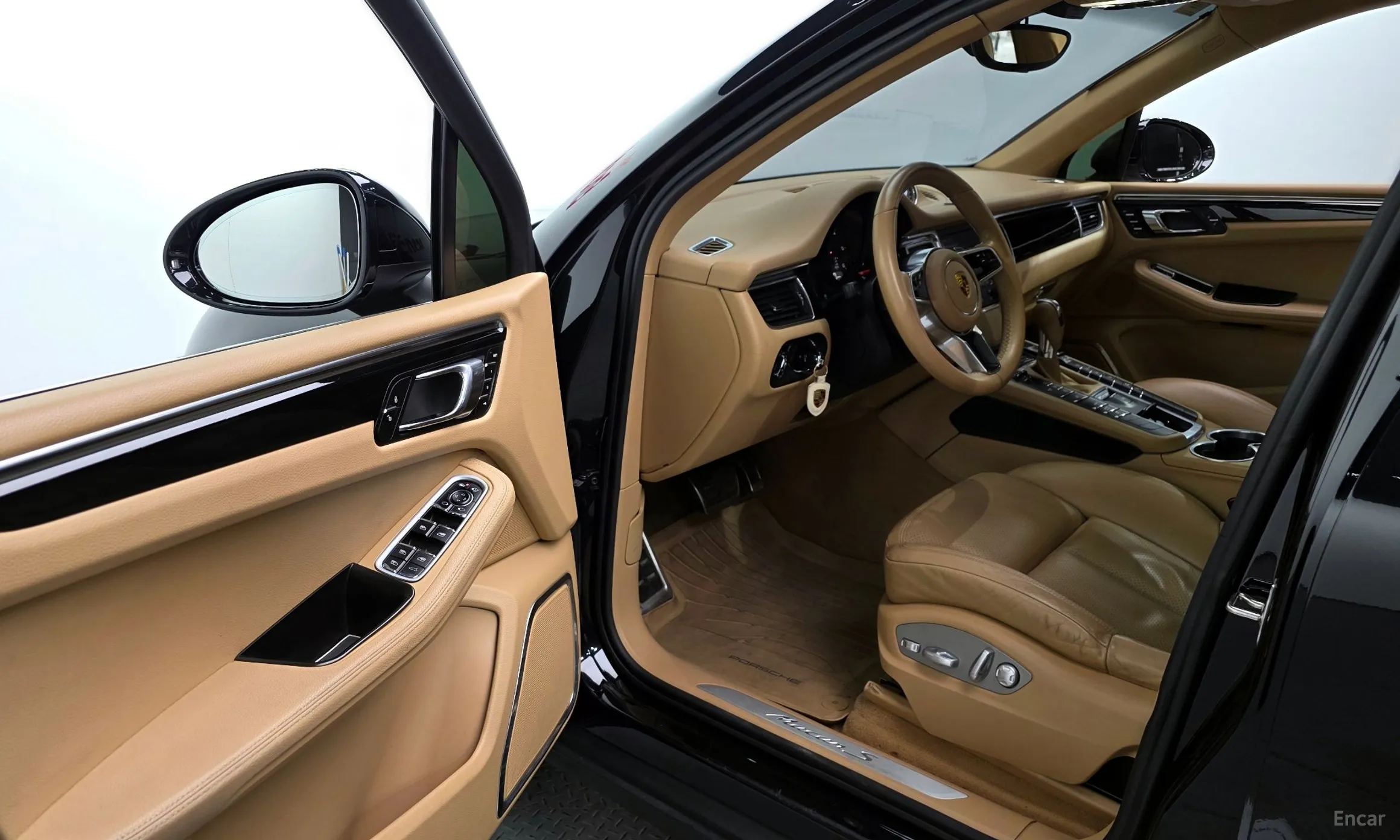 Porsche Macan превью 10