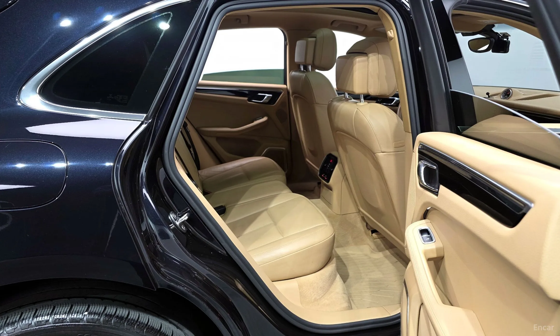 Porsche Macan превью 12