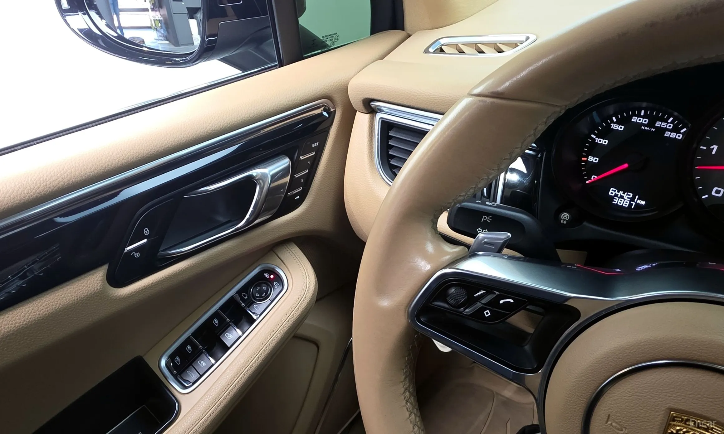 Porsche Macan превью 17